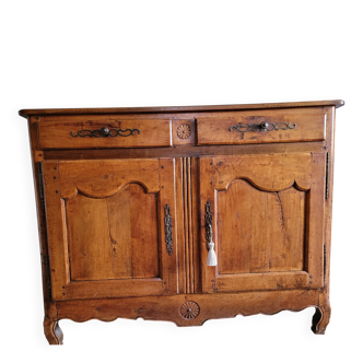 Buffet rustique de style Louis XV