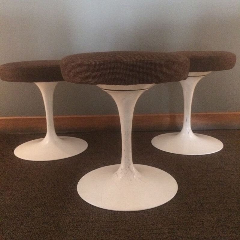 Tabouret "tulipe" par Knoll international design Eero Saarinen