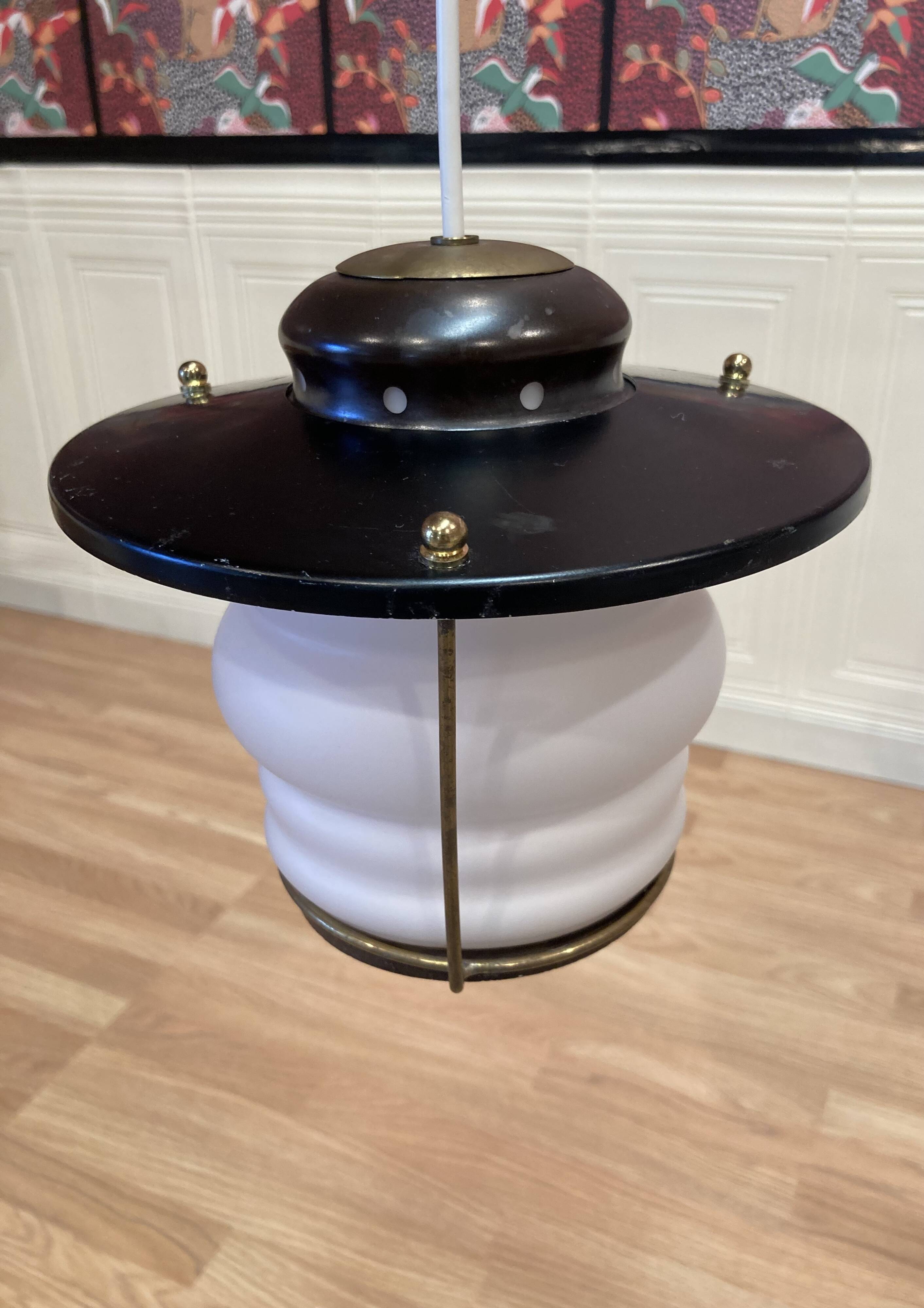 Opaline suspension in Scandinavian design from the 1950s.