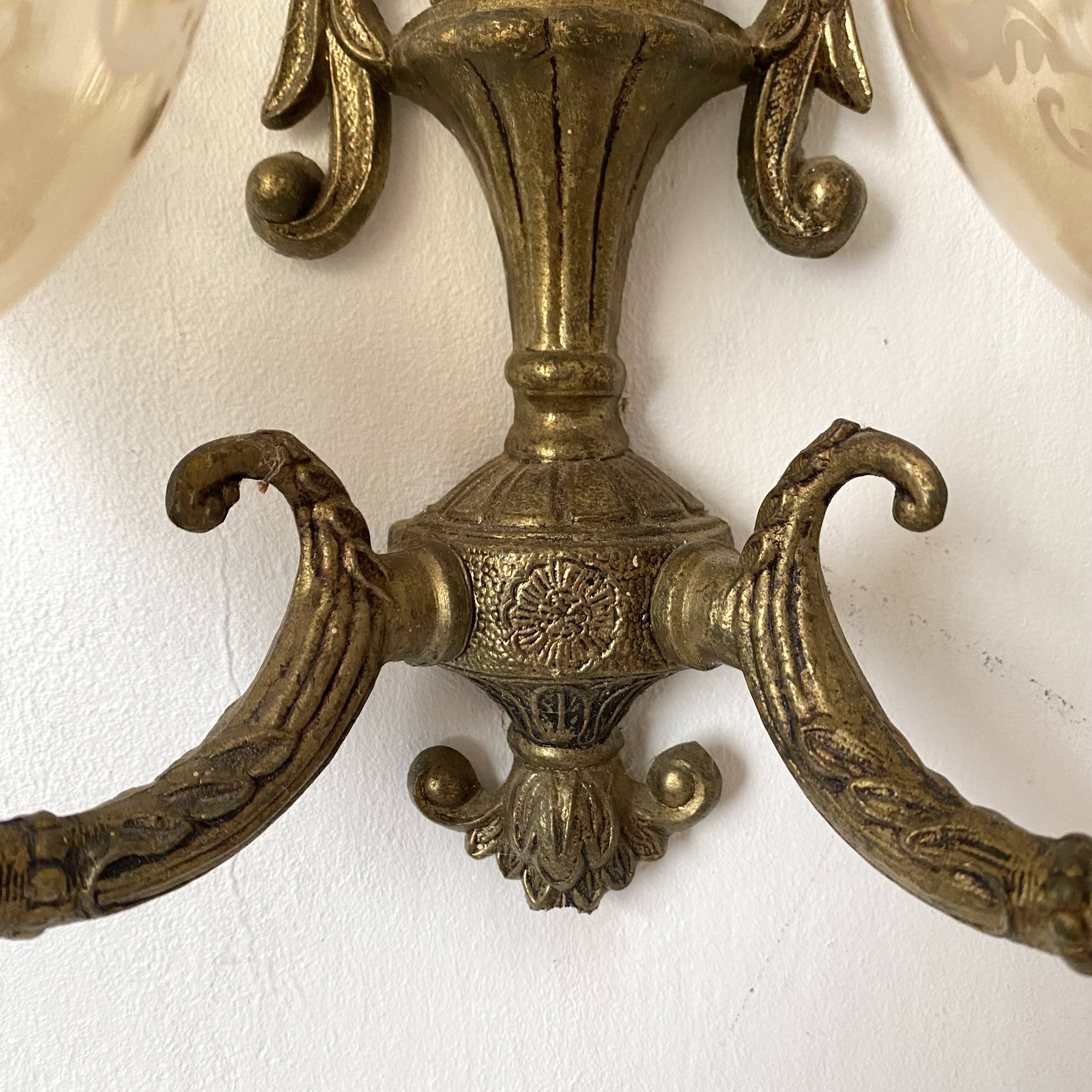 Double retro wall light with etched glass