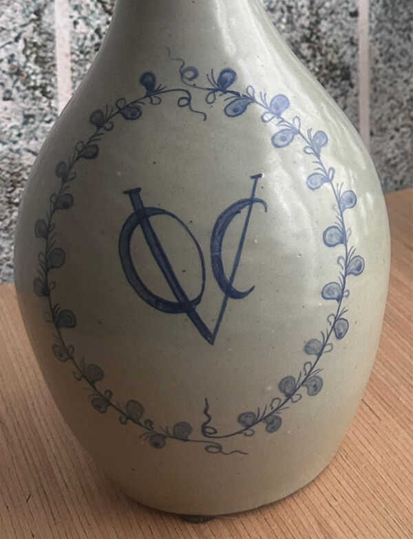 Bouteille voc produite pour la compagnie néerlandaise