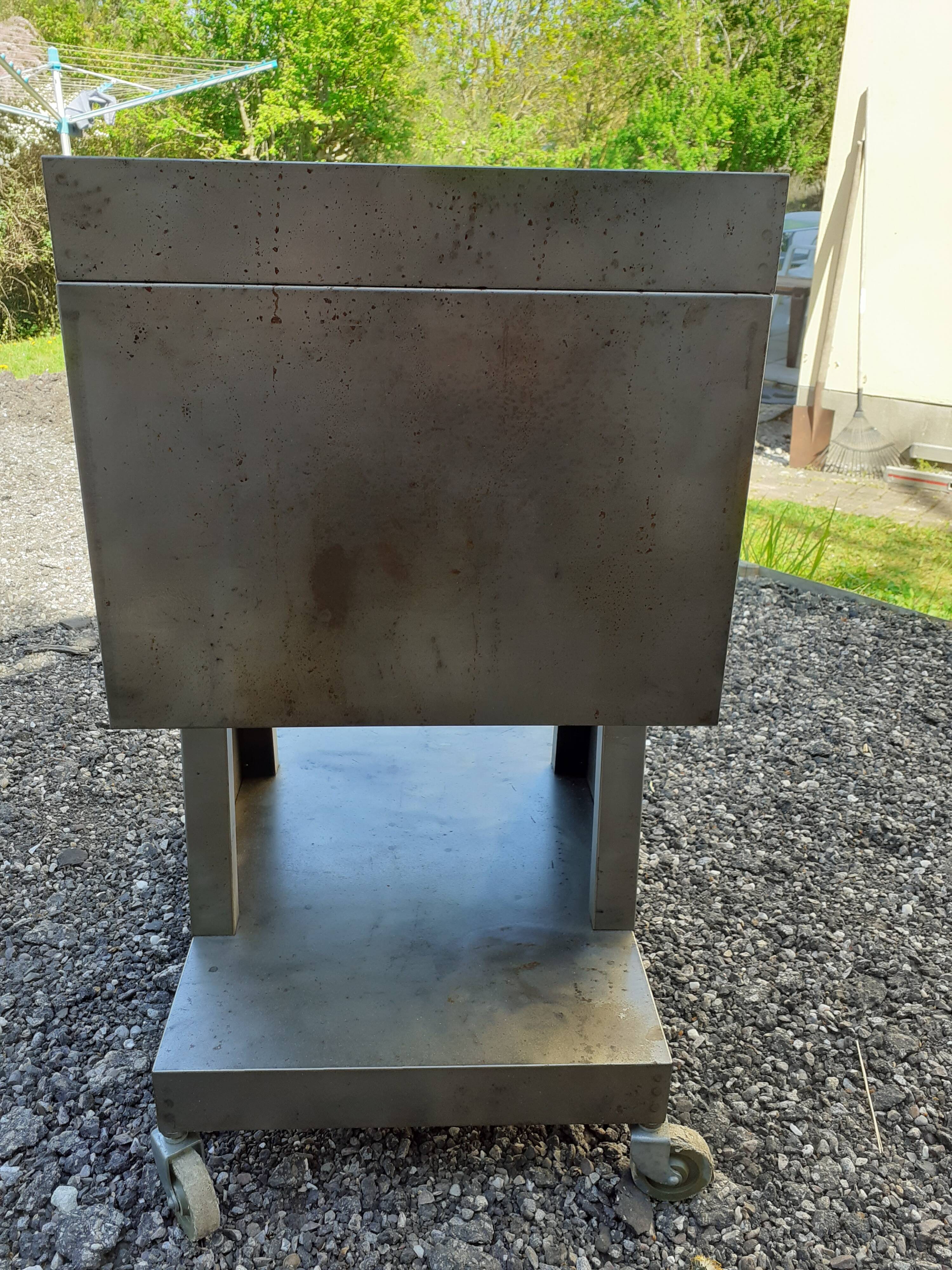 Furniture bar on wheels