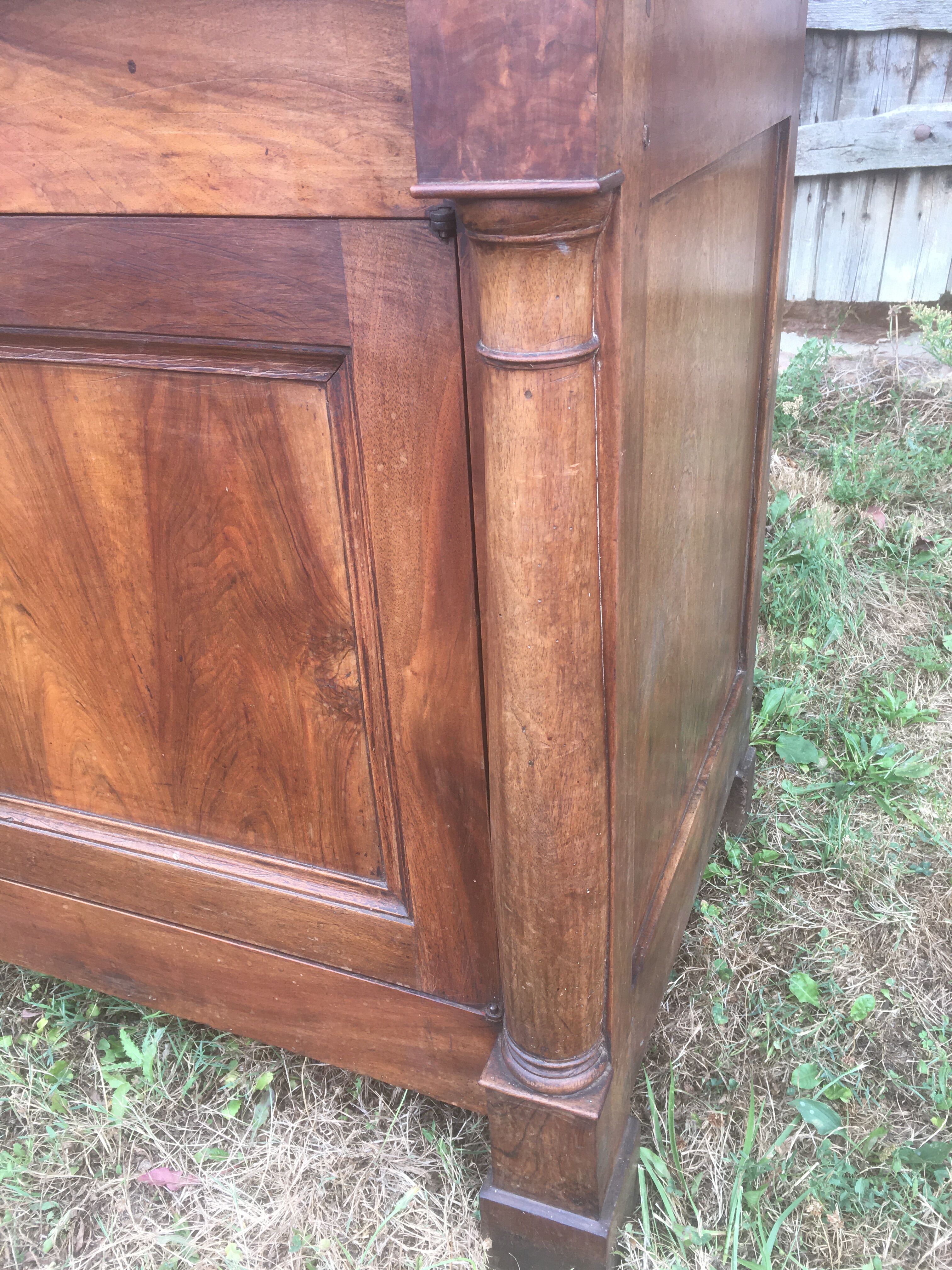 Maie buffet in solid walnut