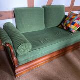Resting bed in mahogany with epic green velvet fabric from the 19th century.