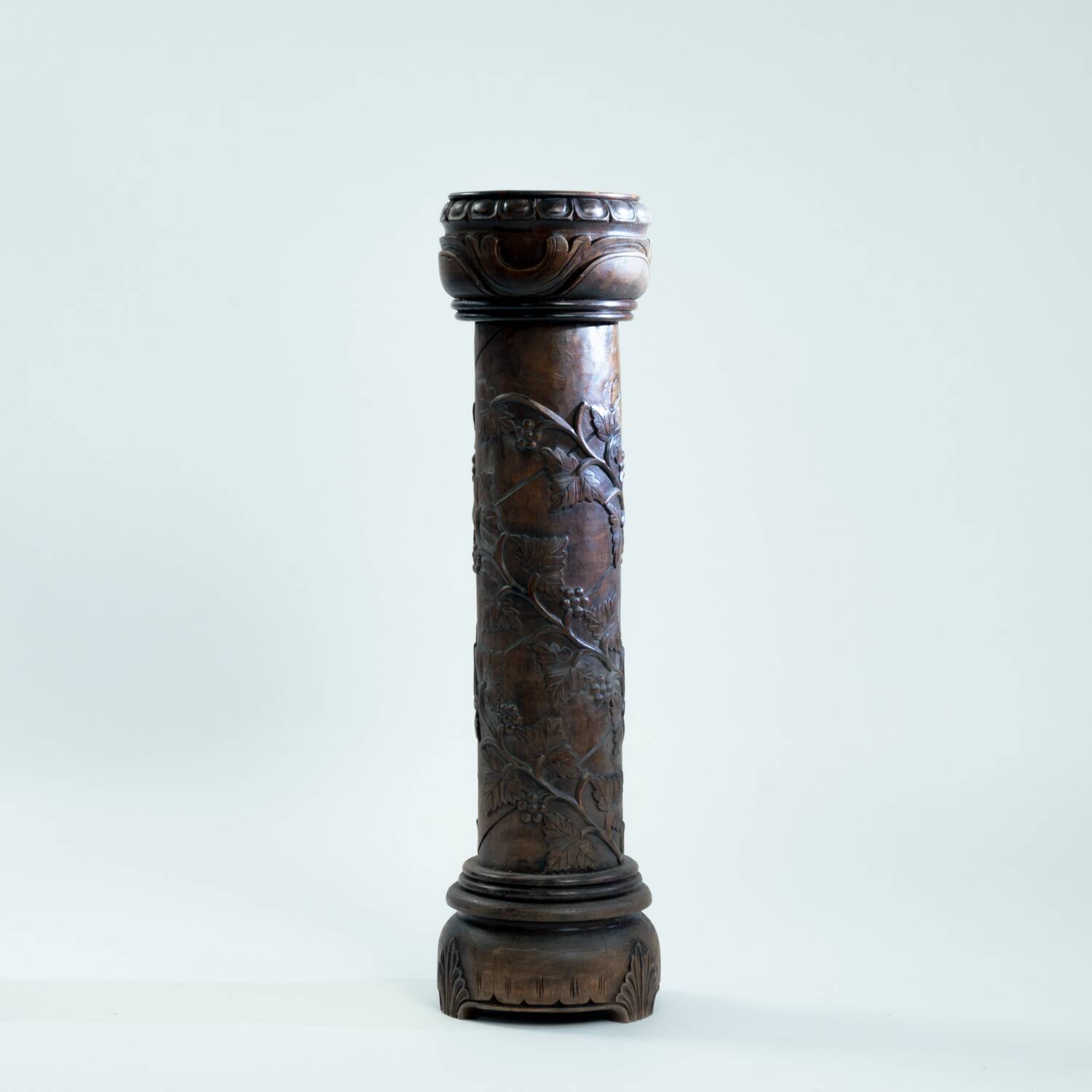 Handcarved wooden pedestal column with grapevine motiv, France 1950s