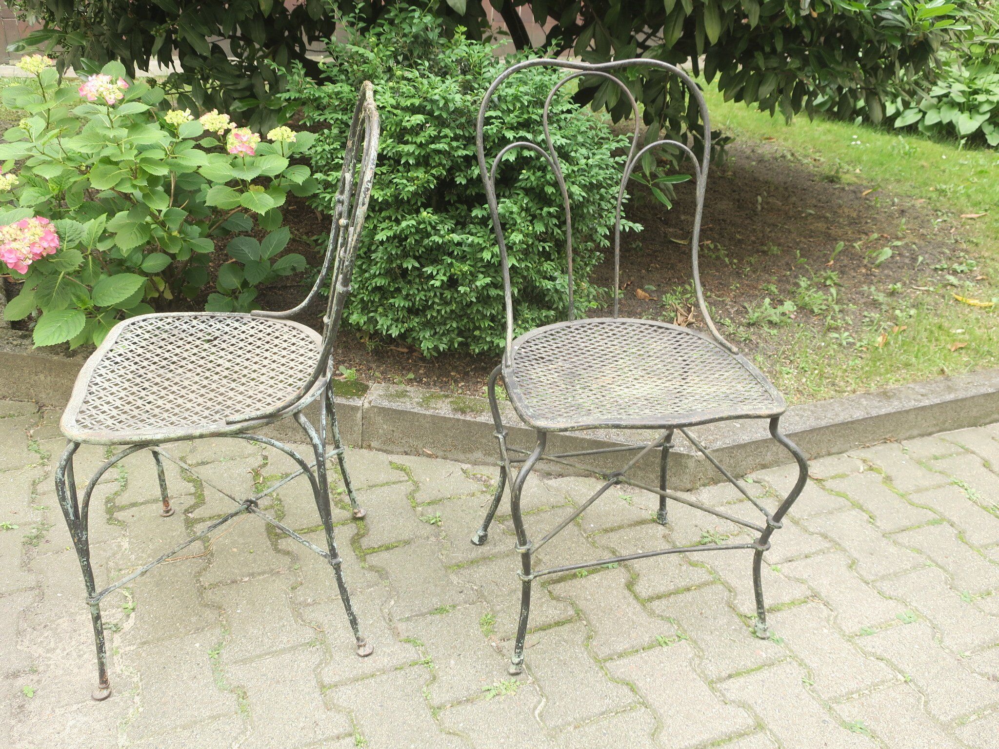 Antique wrought iron garden chairs, set of 2