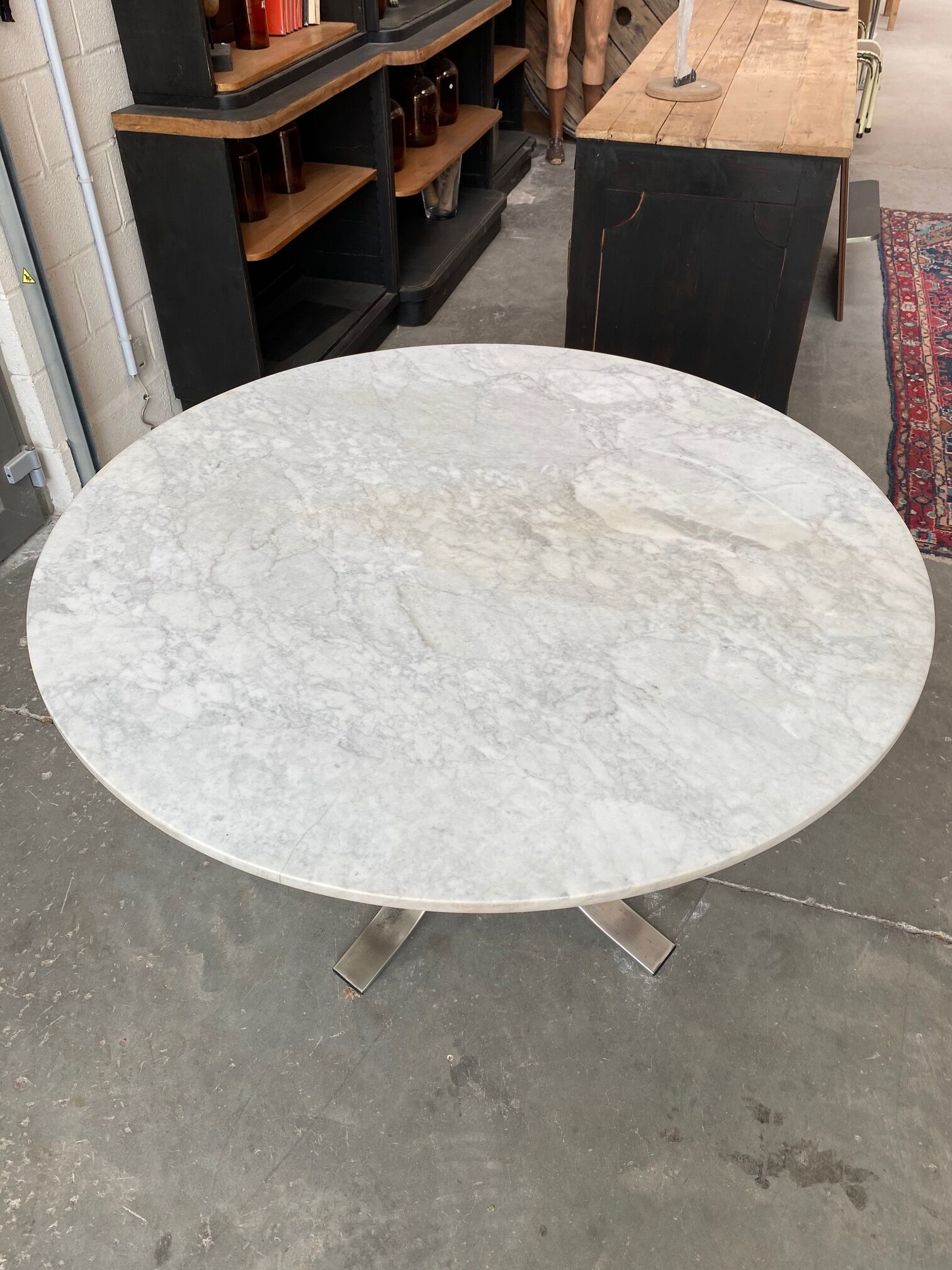 1970s marble round table