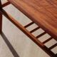 Table basse vintage Everest en noyer – style « planche de surf » (années 60)
