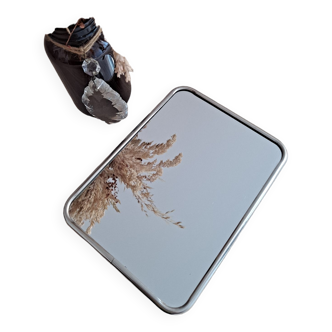 Wall-mounted or standing barber mirror