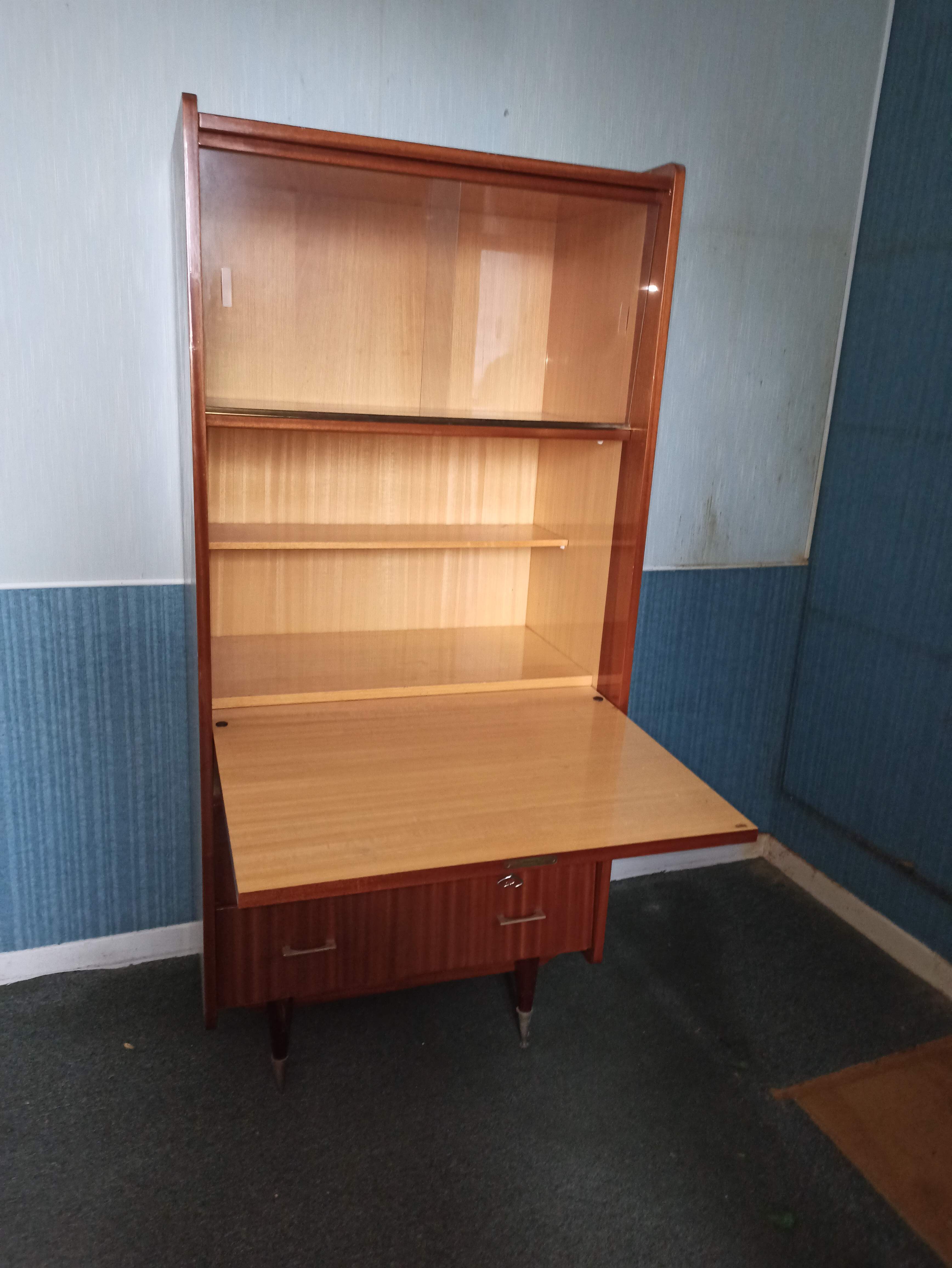 Secretary Convenient Office year 60
