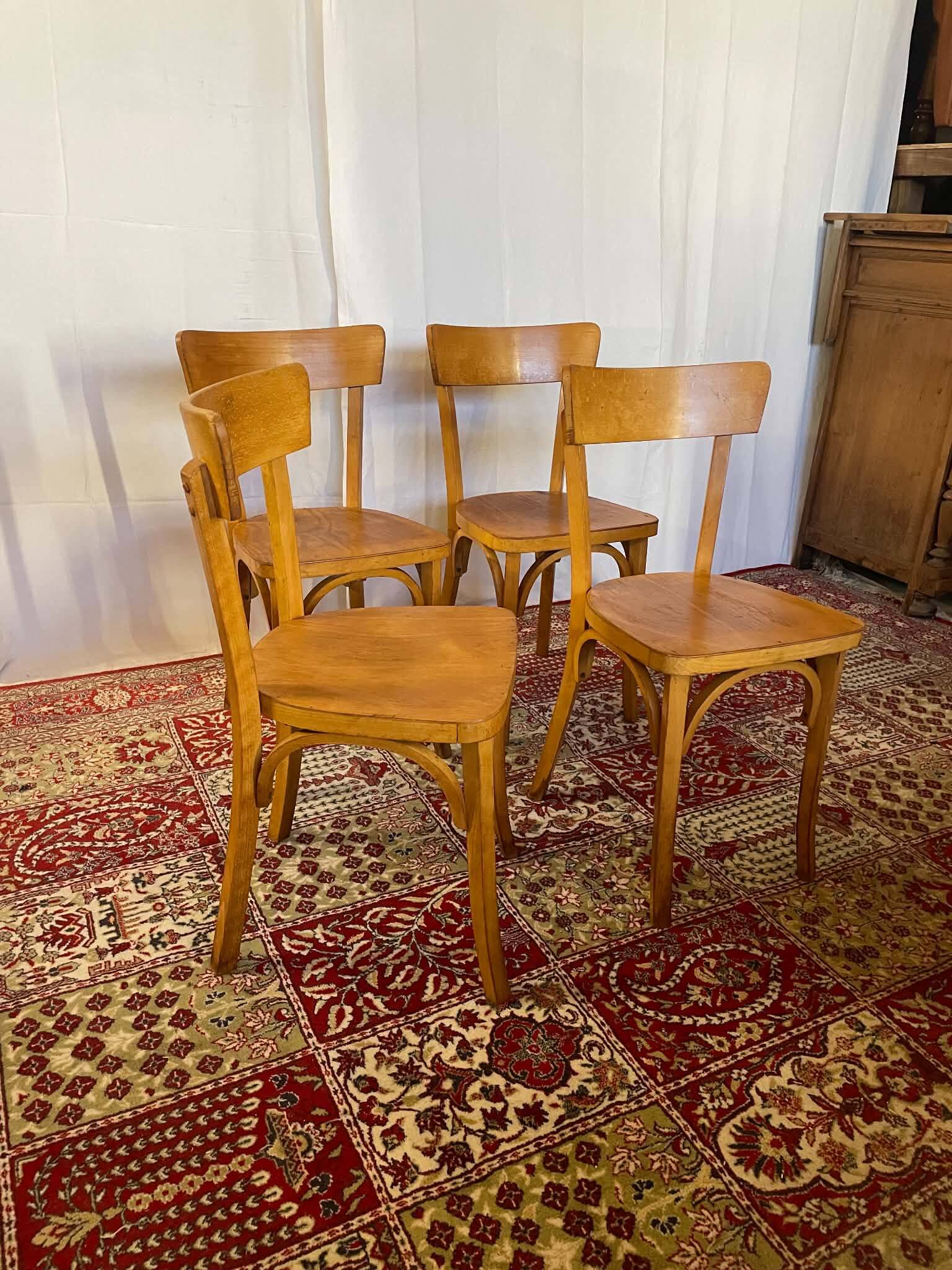 Set of 4 vintage wooden bistro chairs – Baumann style