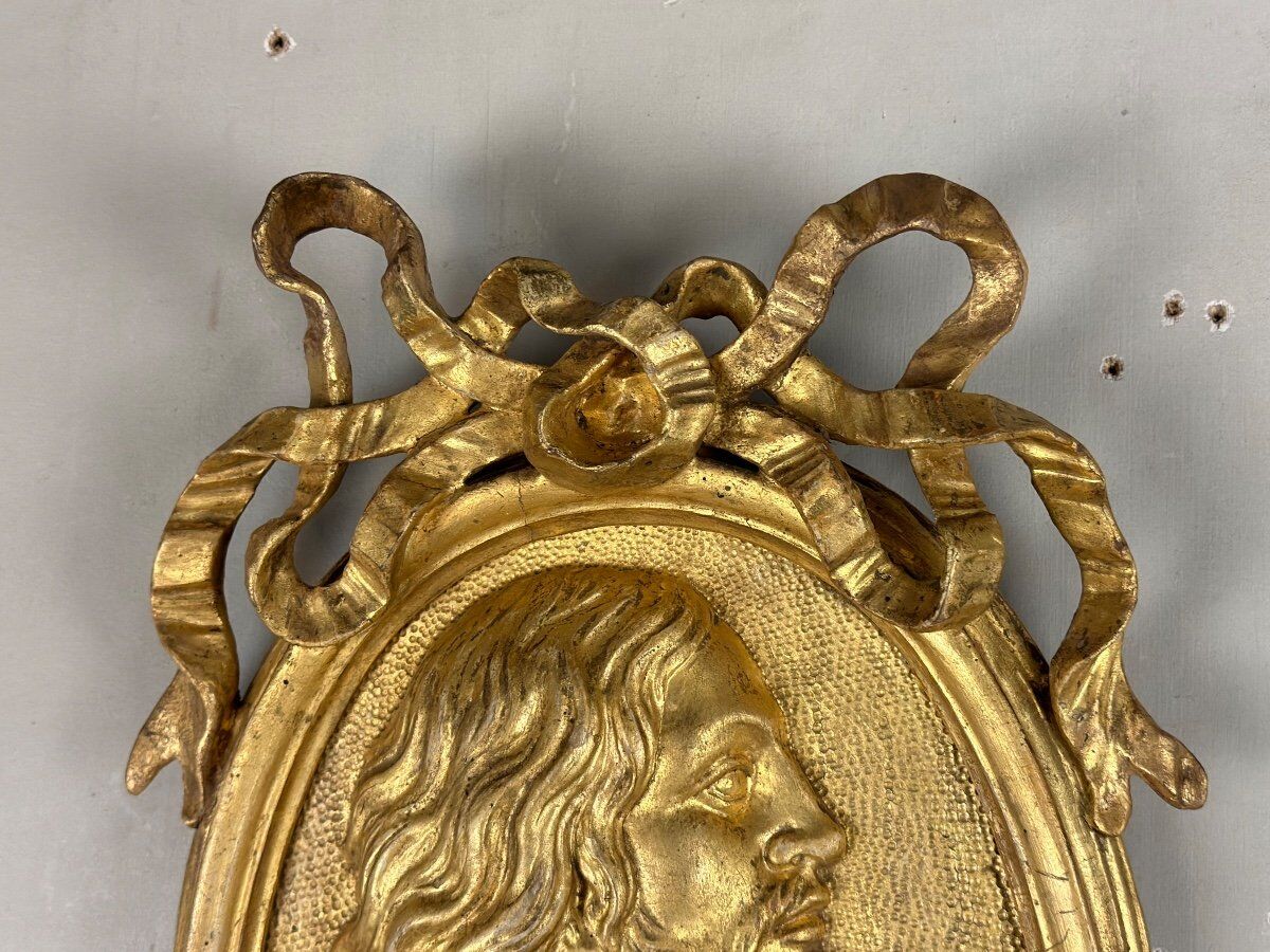 Pair of carved wooden medallions Louis XVI, 18th century