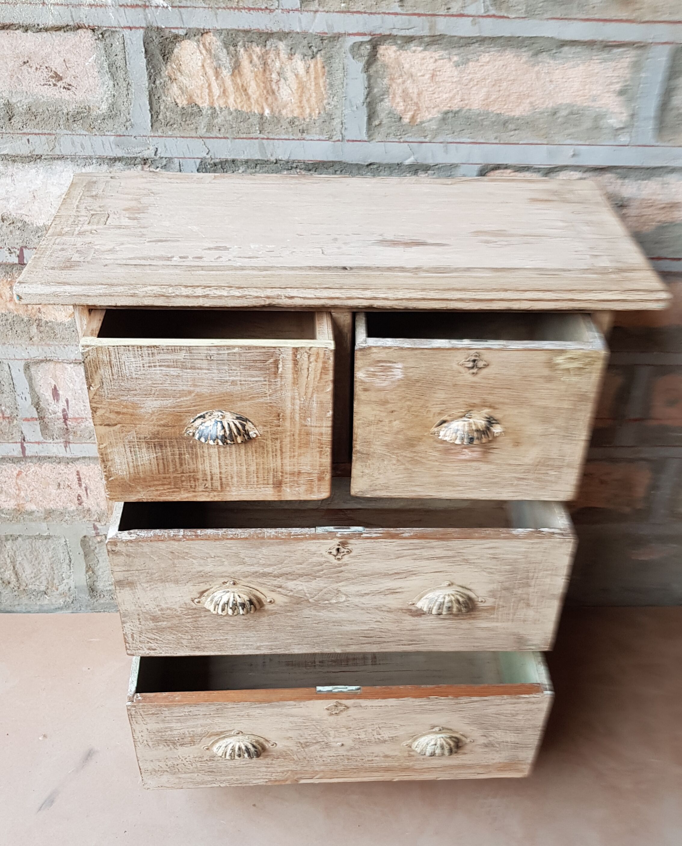 Commode 4 tiroirs en teck birman cérusé blanc