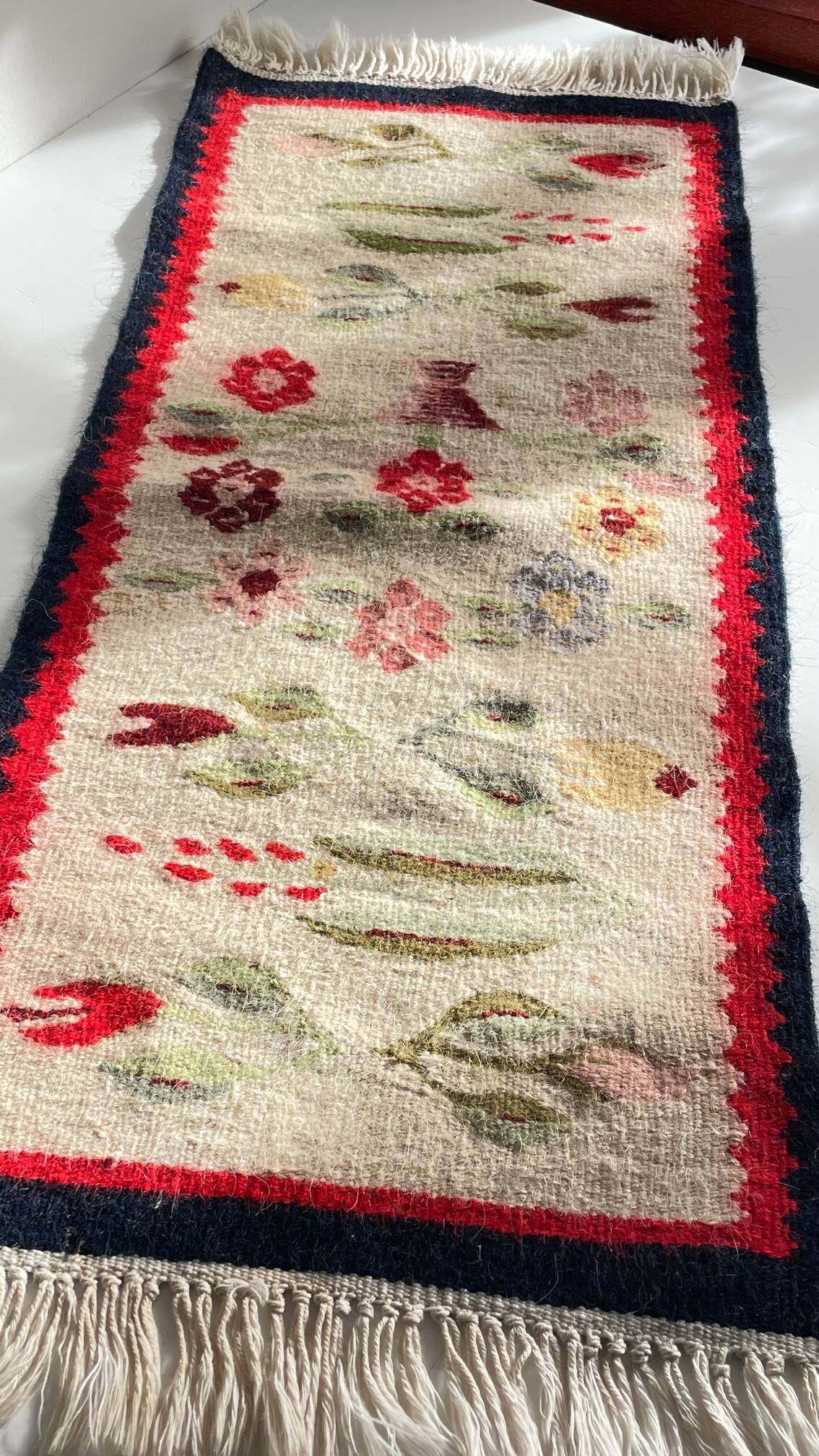 Tapis Rollakan décor de tulipes vintage