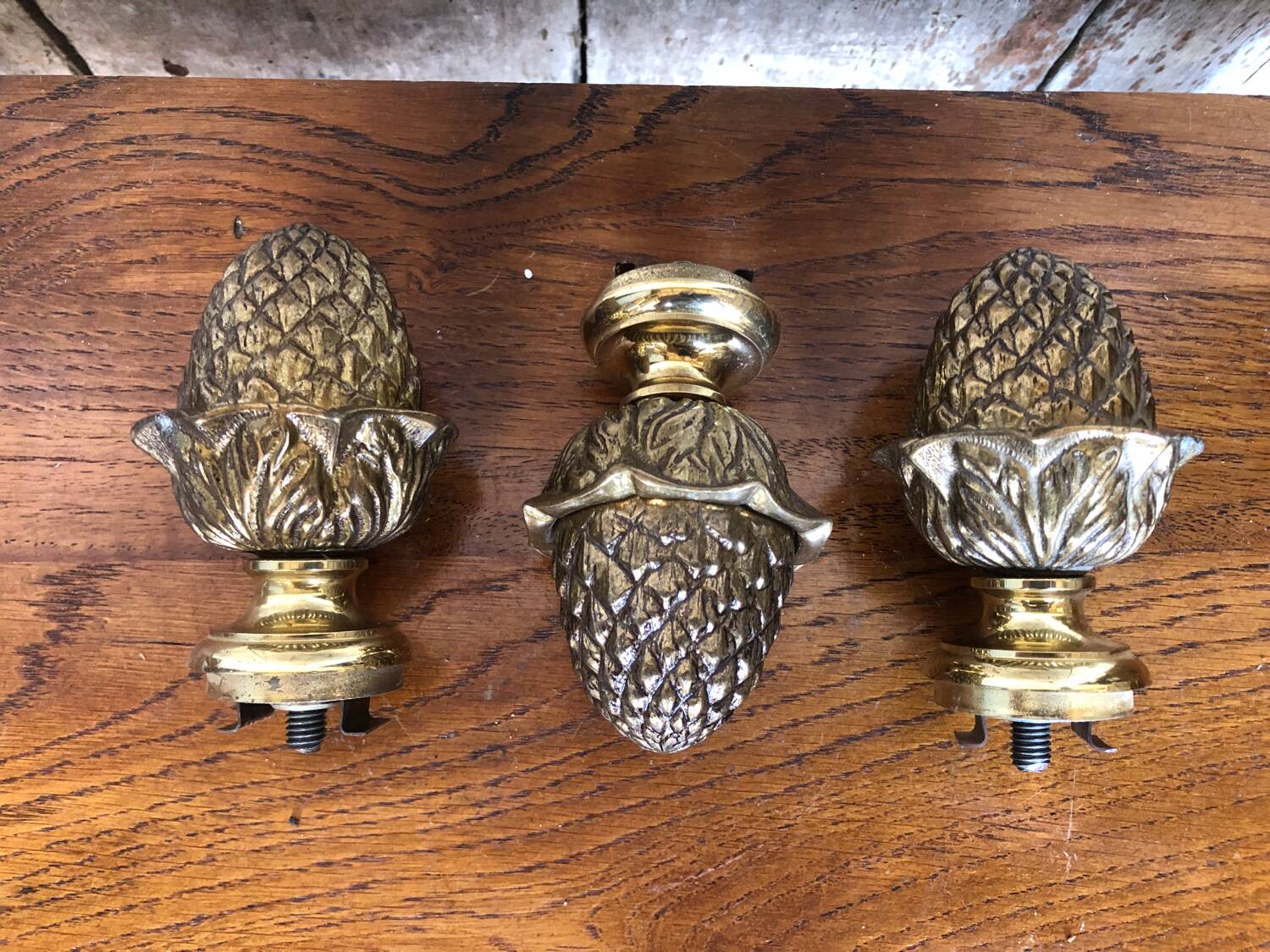 Set of 3 pine cones curtain rod golden bronze