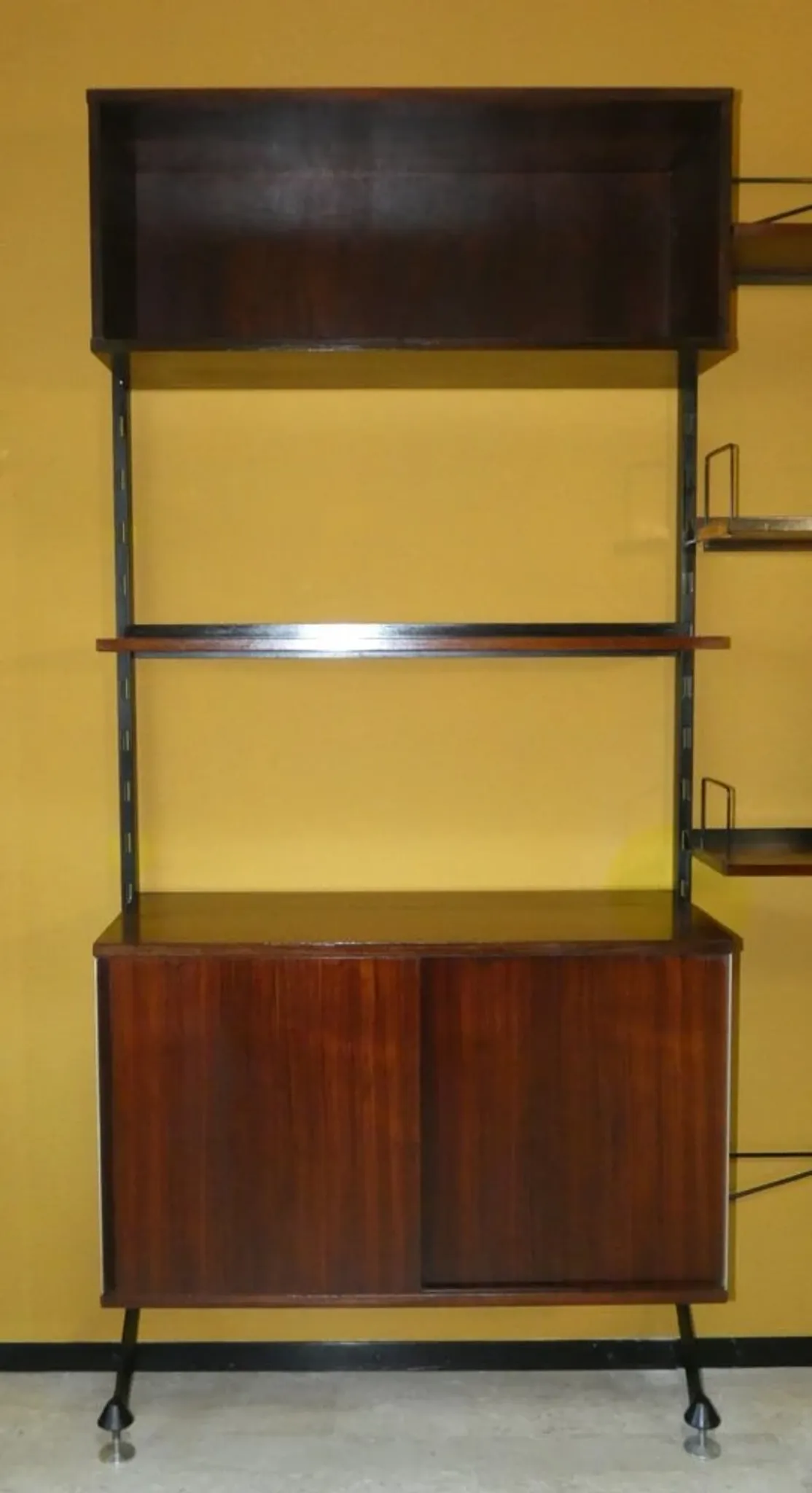 Modular library Urio in teak by Ico & Luisa Parisi for MIM, Rome, 1960s.