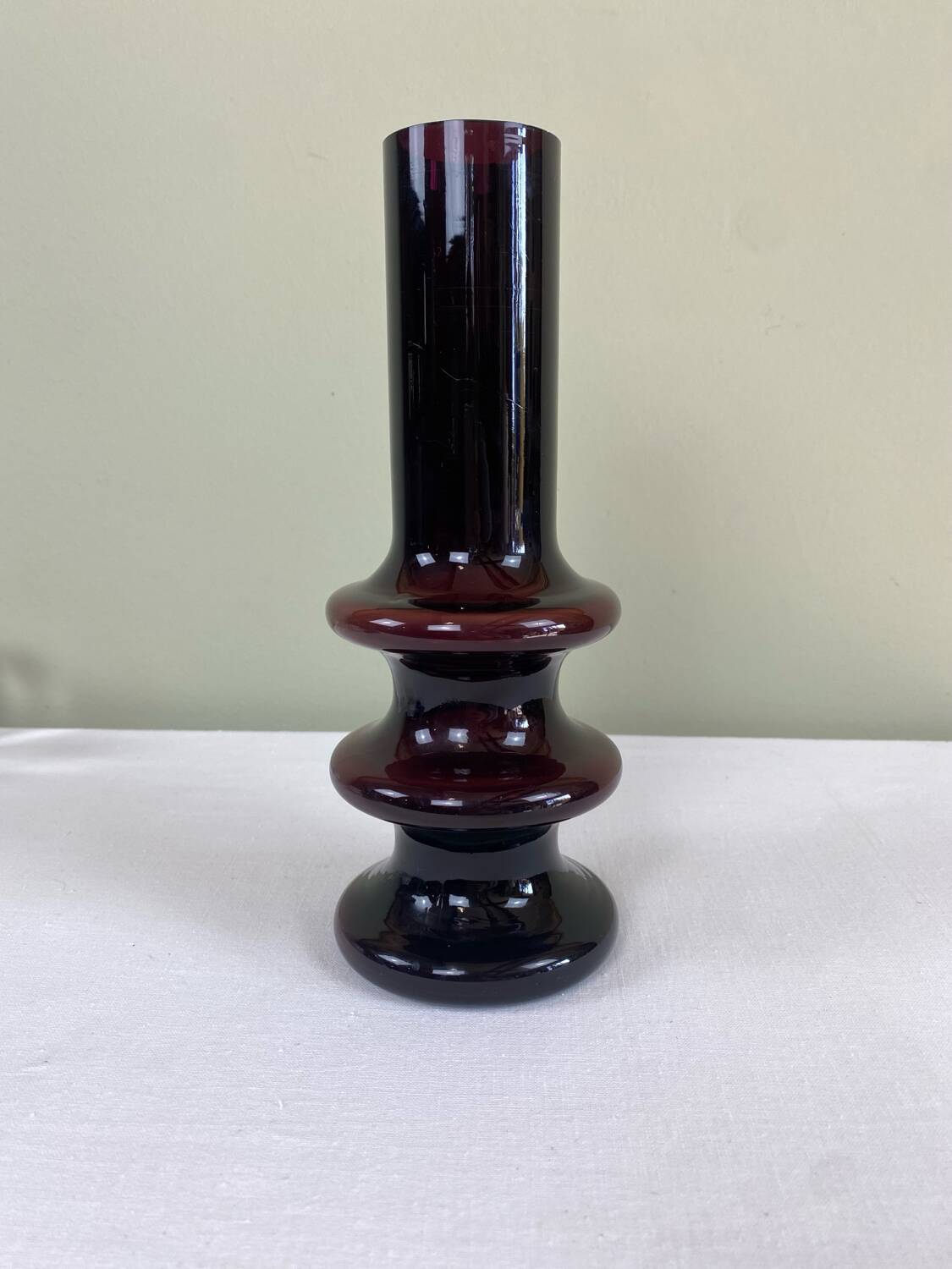 Vintage design glass vase