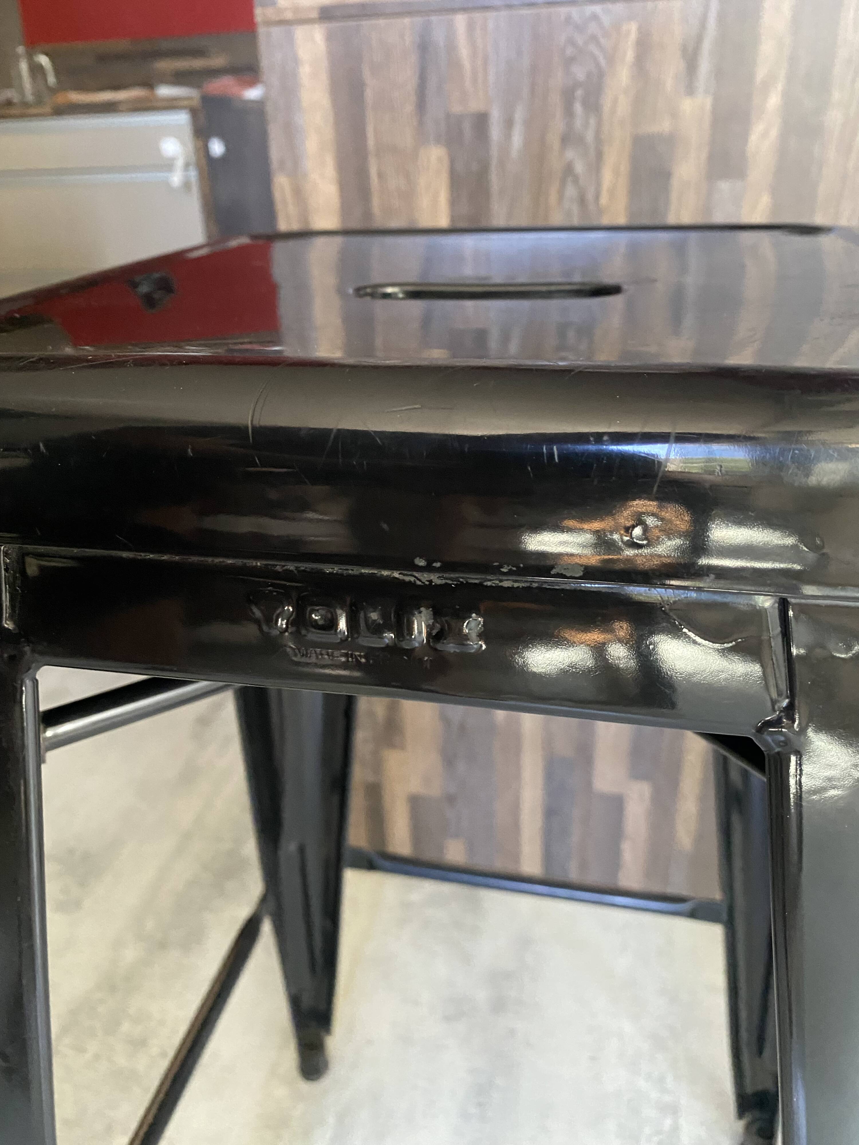 Tabouret haut de bar industriel tolix h75 empilables noir