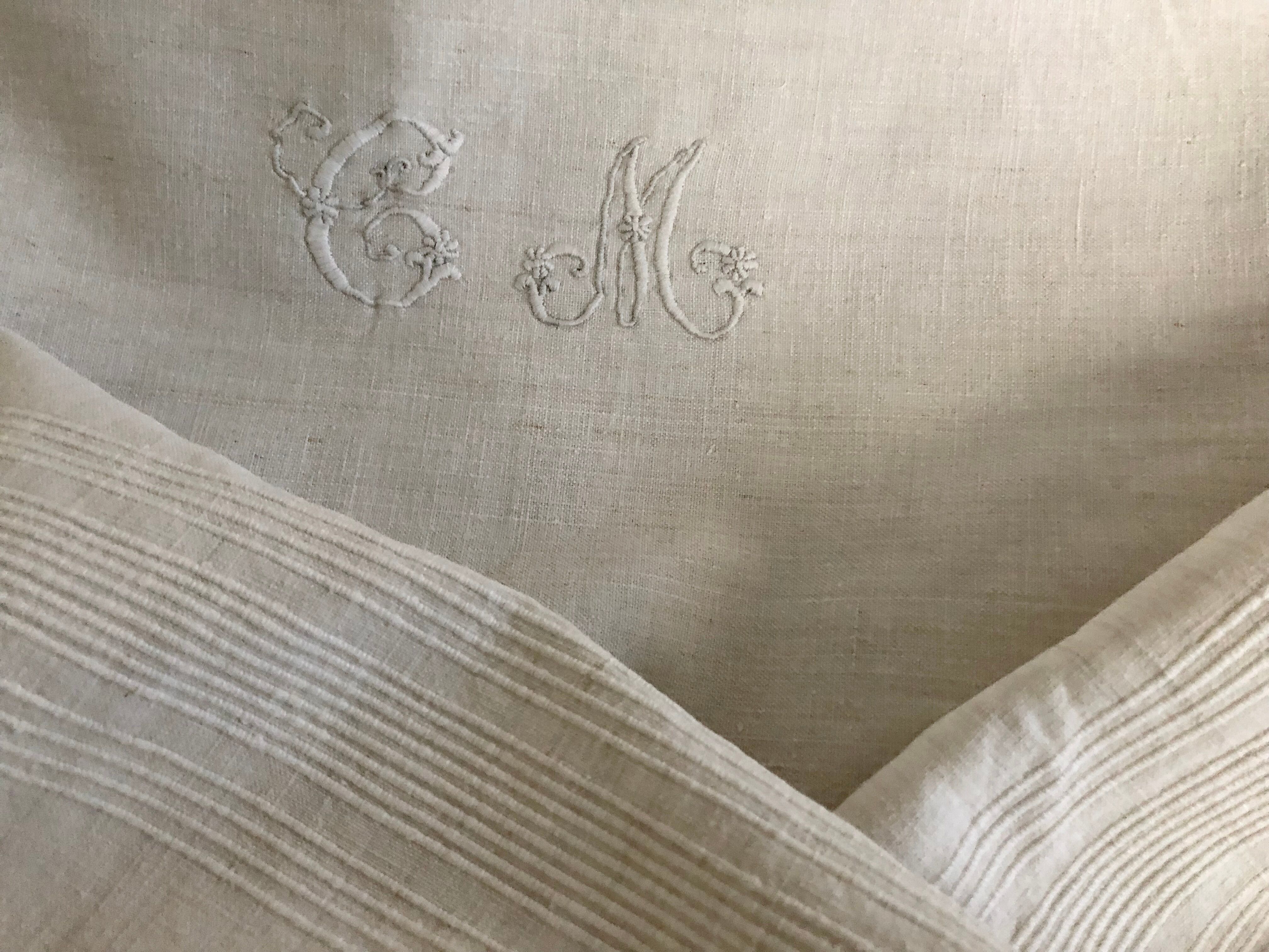 Winegrower's tablecloth, embroidered bedding and monogram