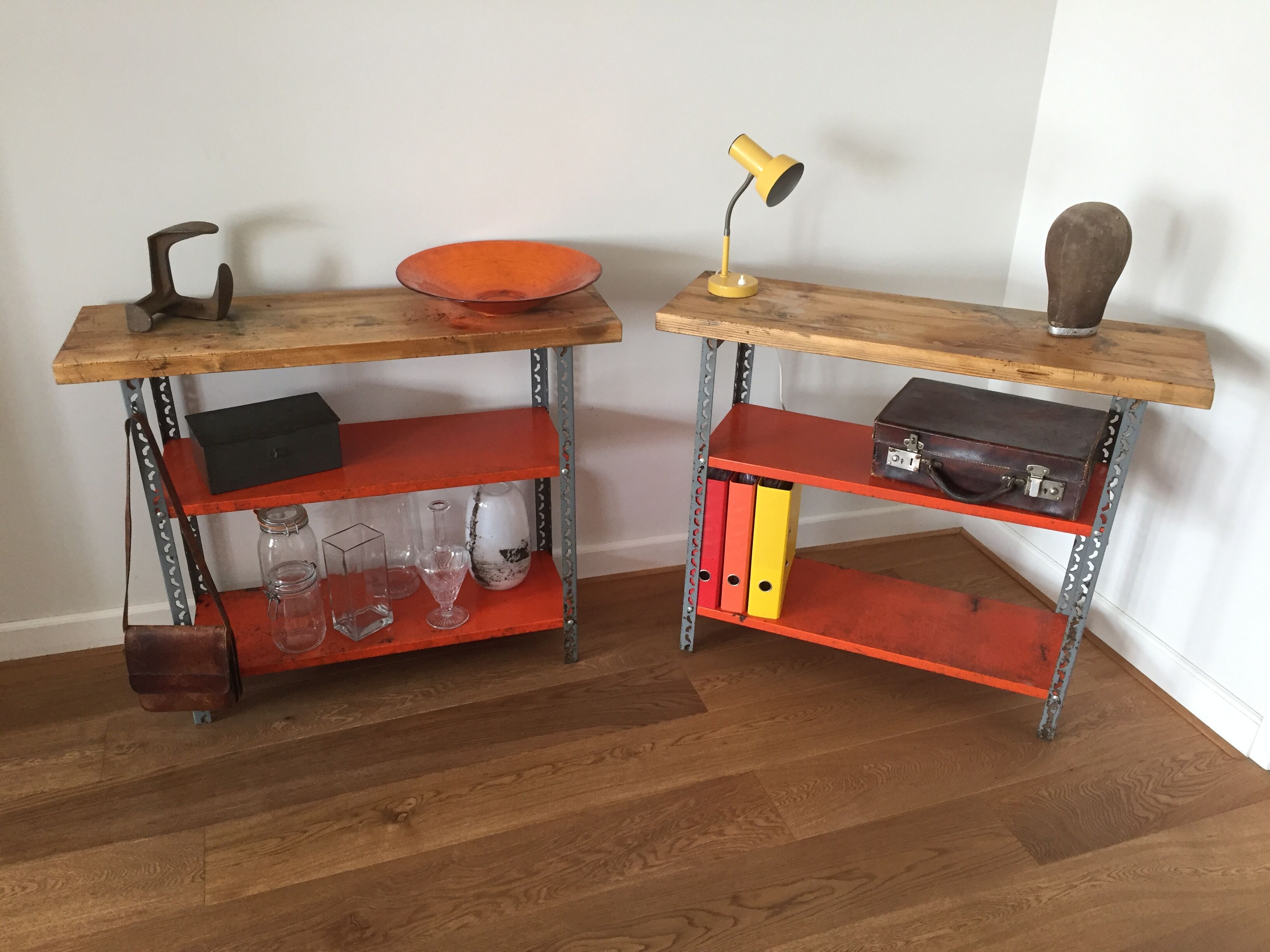 Console / industrial shelf