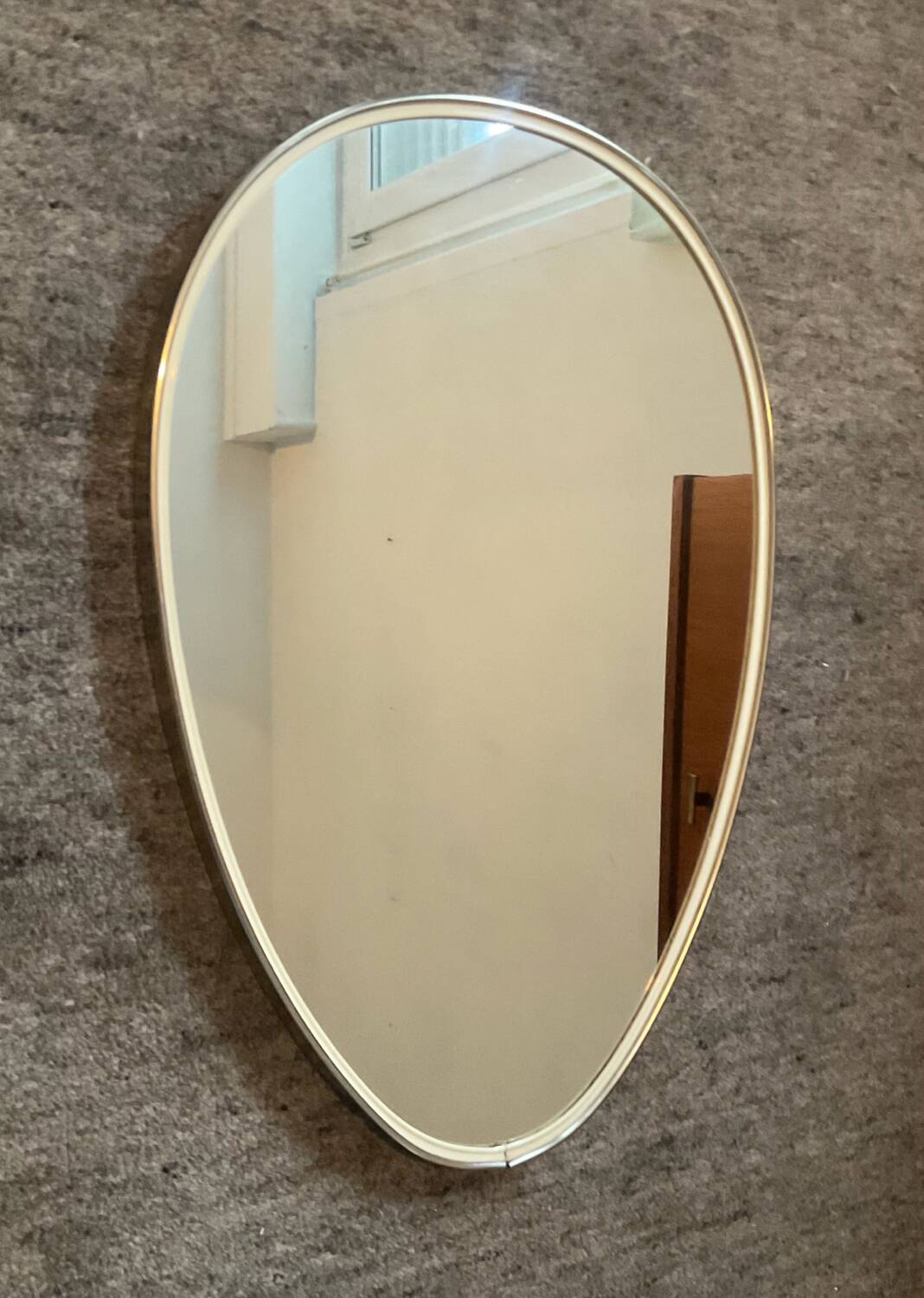 Miroir asymétrique œuf forme libre des années 60