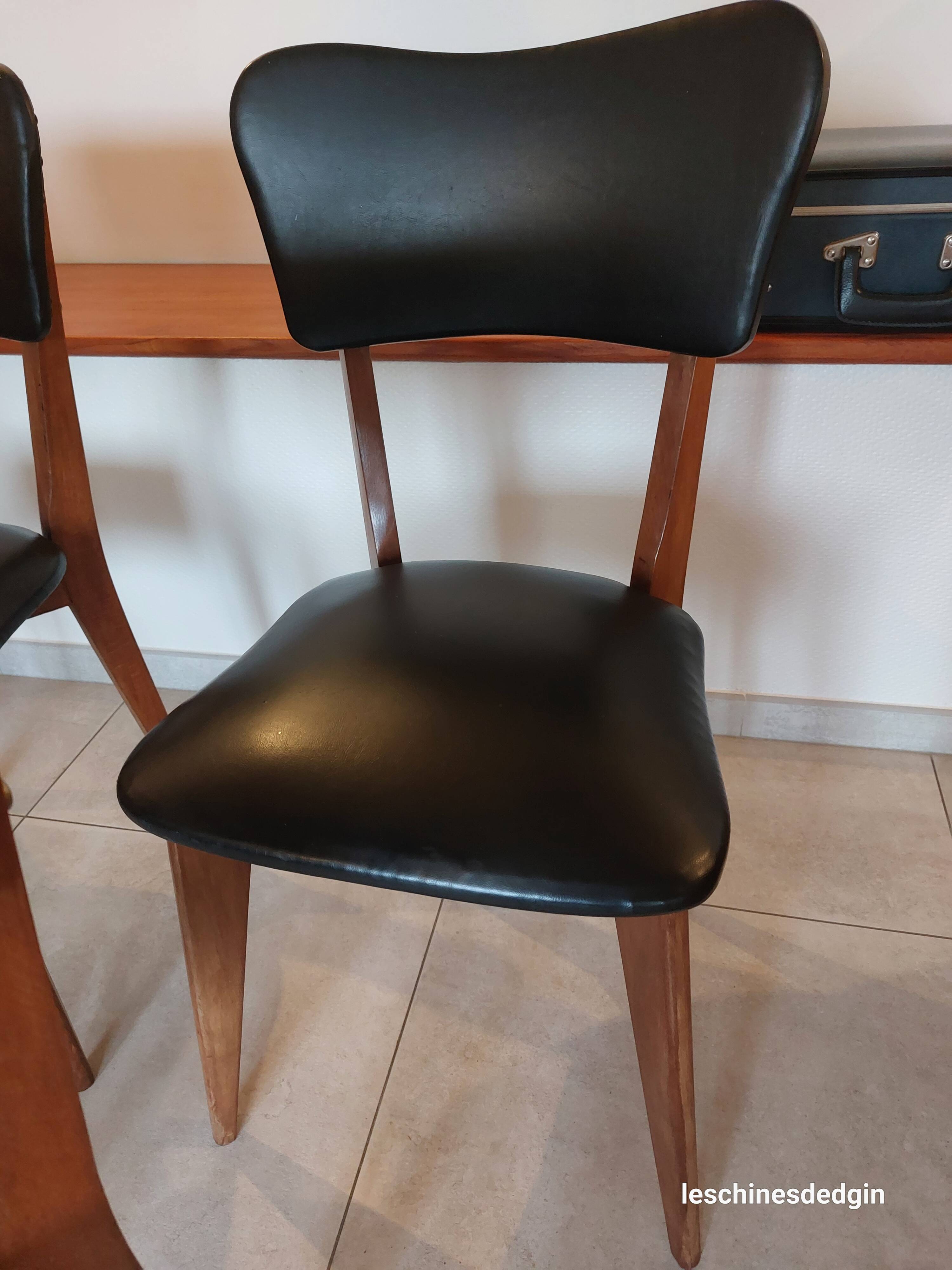 5 chairs in wood and black faux leather, Scandinavian style