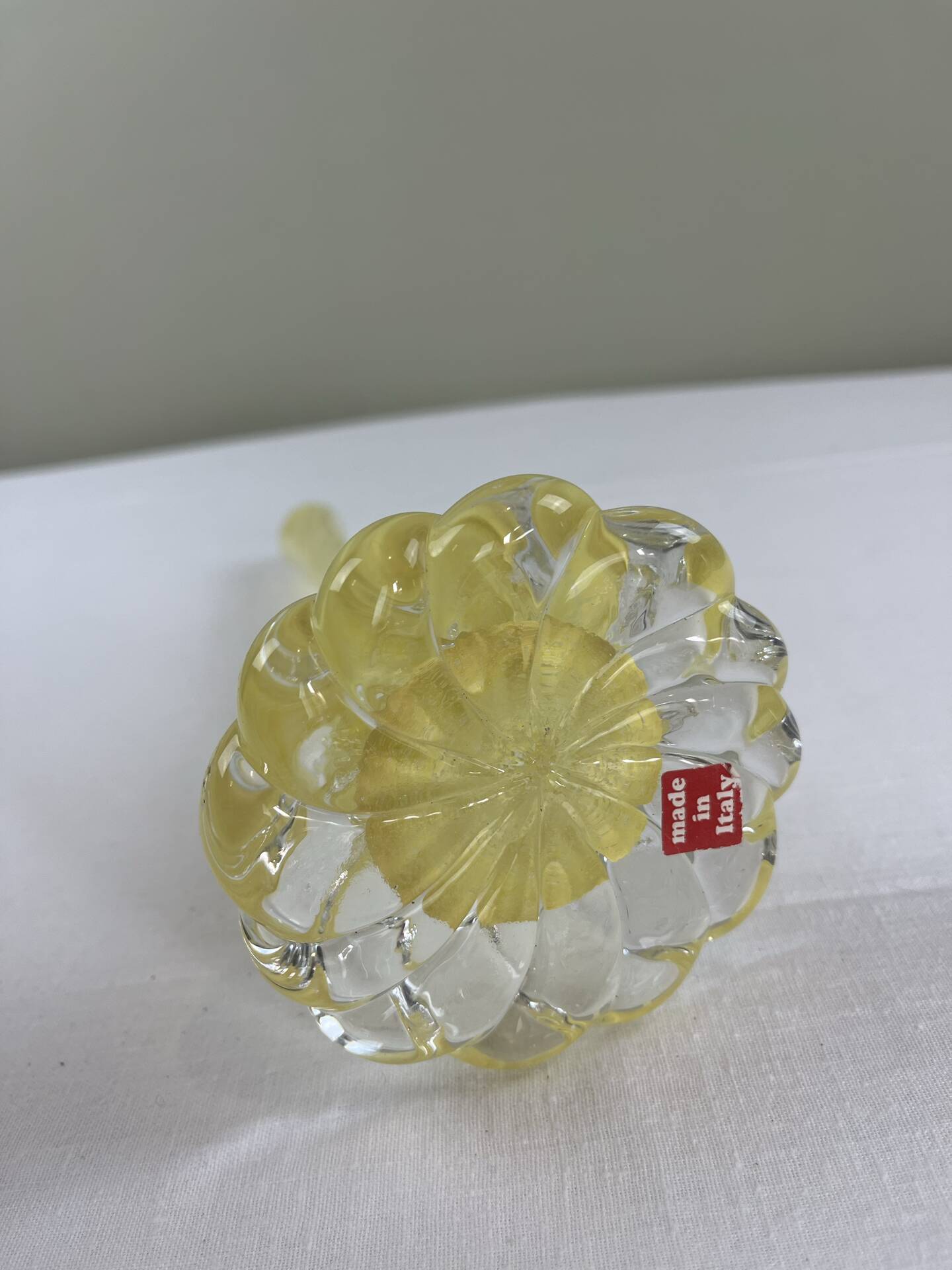 Twisted yellow art glass soliflores
