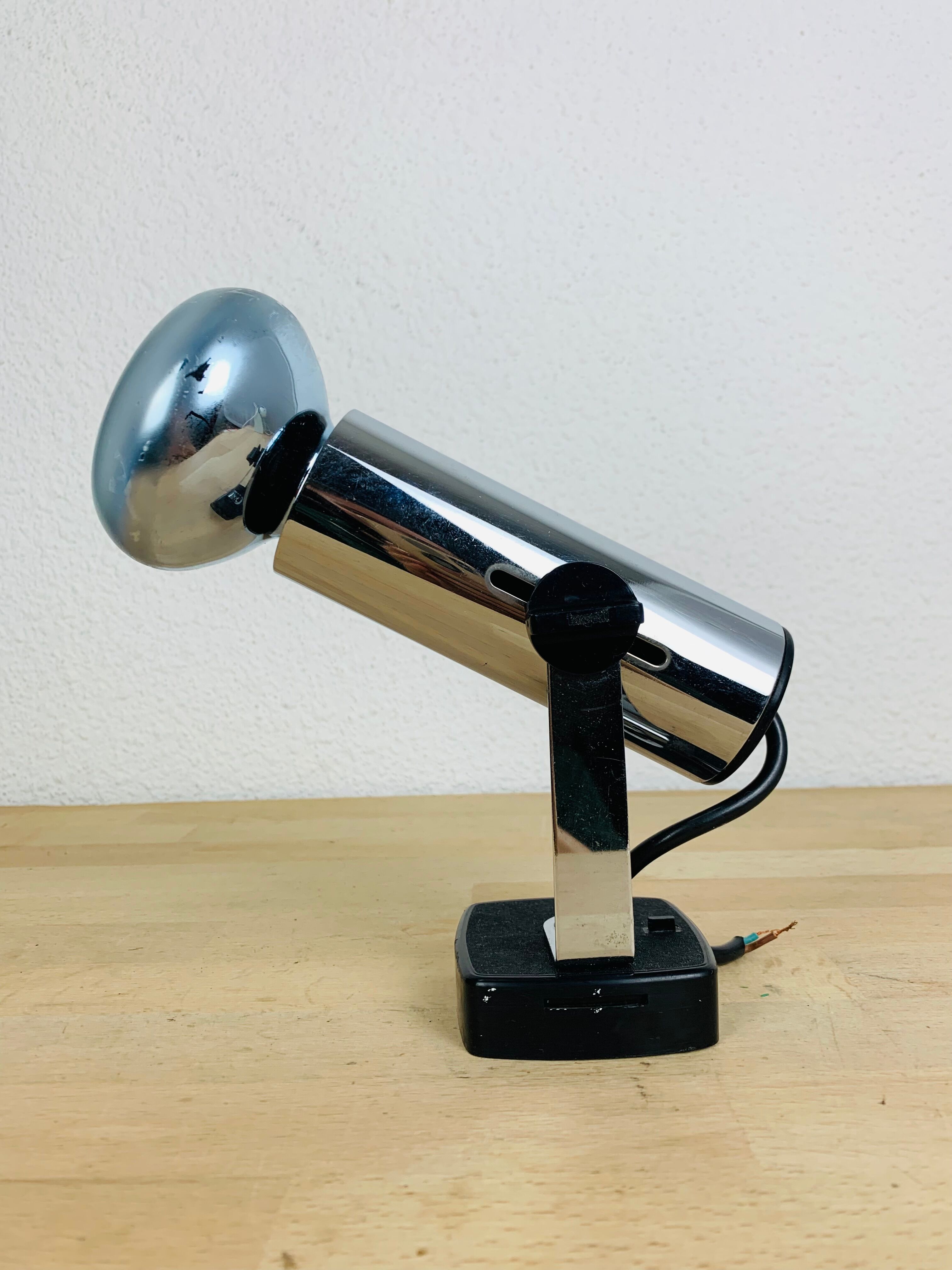Chrome Targetti spot wall lamp