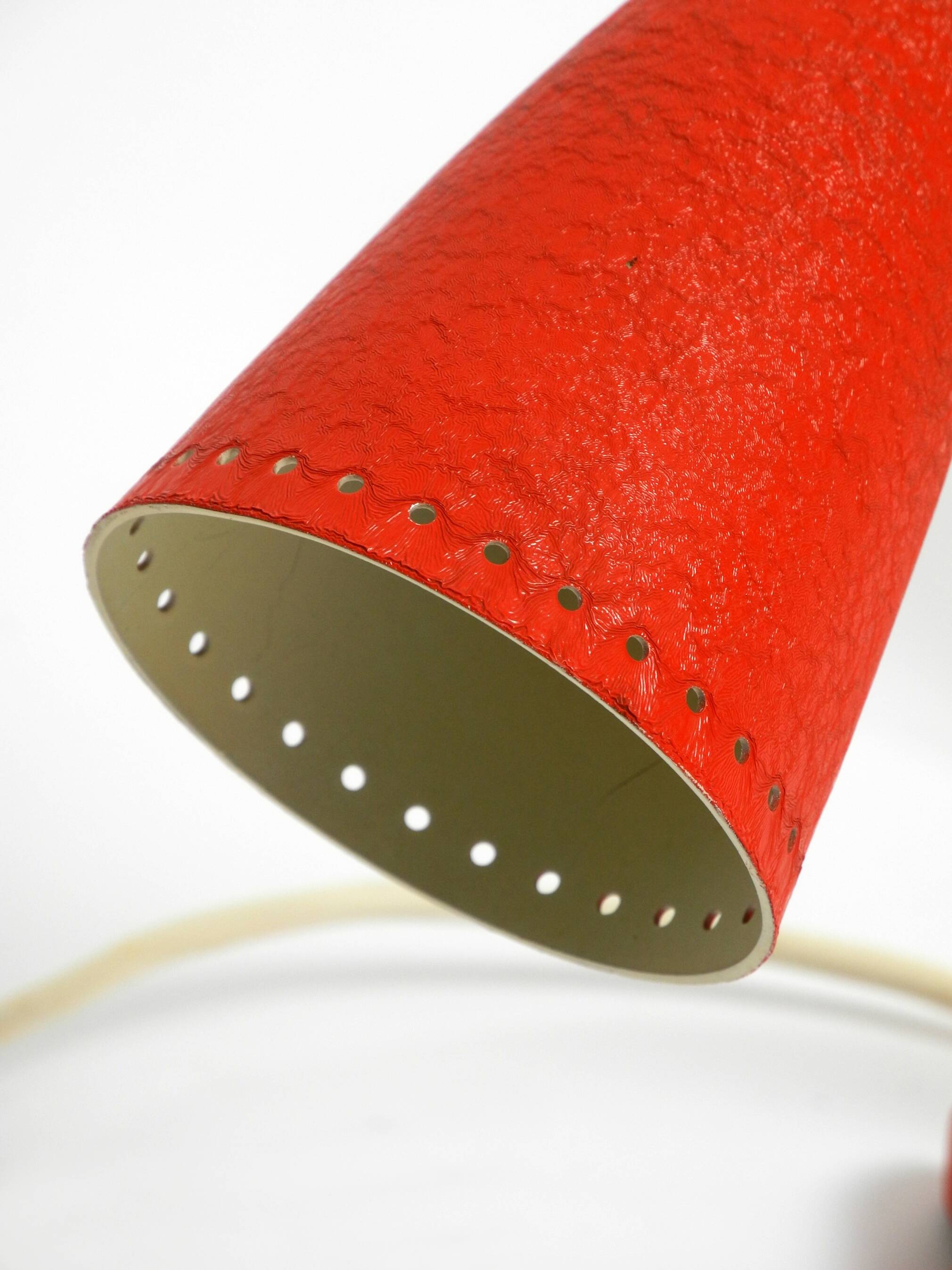 Paire de lampes de table Diabolo en forme de patte de corbeau rouges de style Mid Century Modern de Cosack.