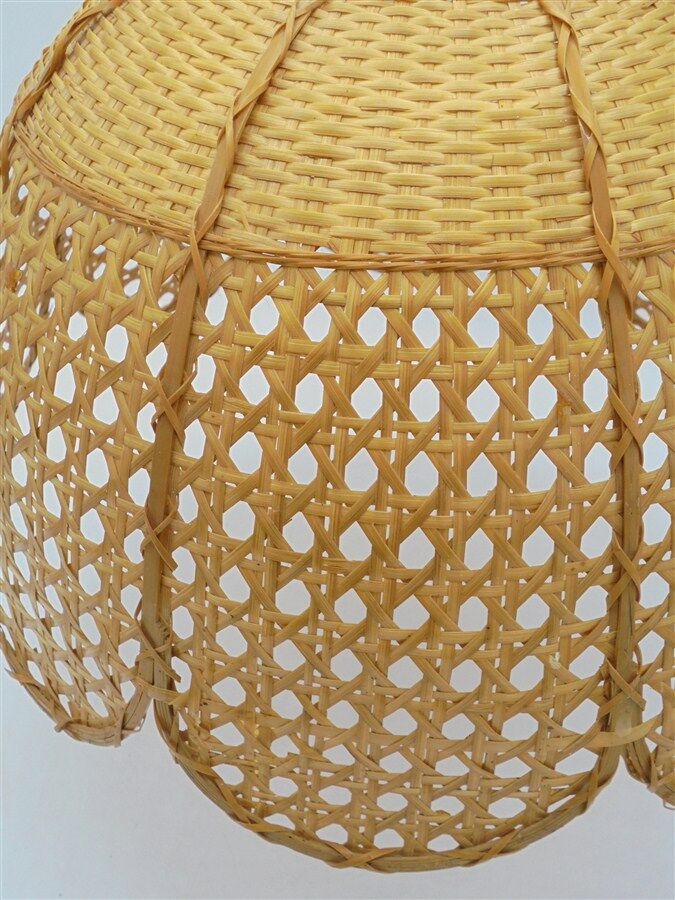 Vintage wicker suspension