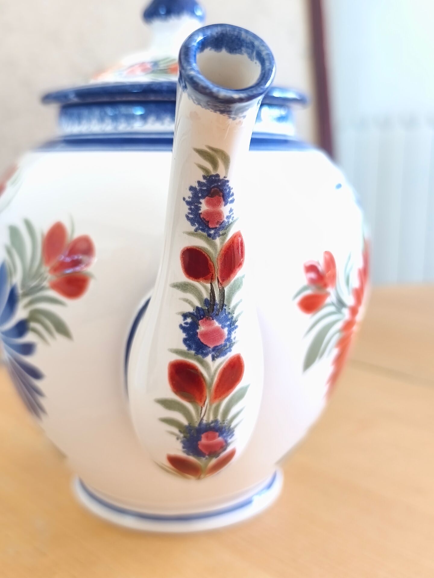 Teapot or coffee pot Henriot Quimper
