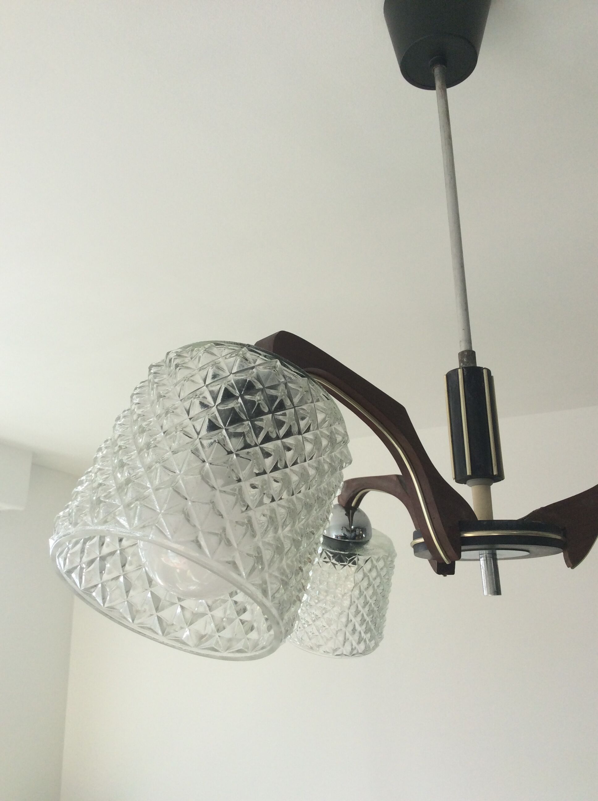 Scandinavian chandelier 60s in teak and molded glass