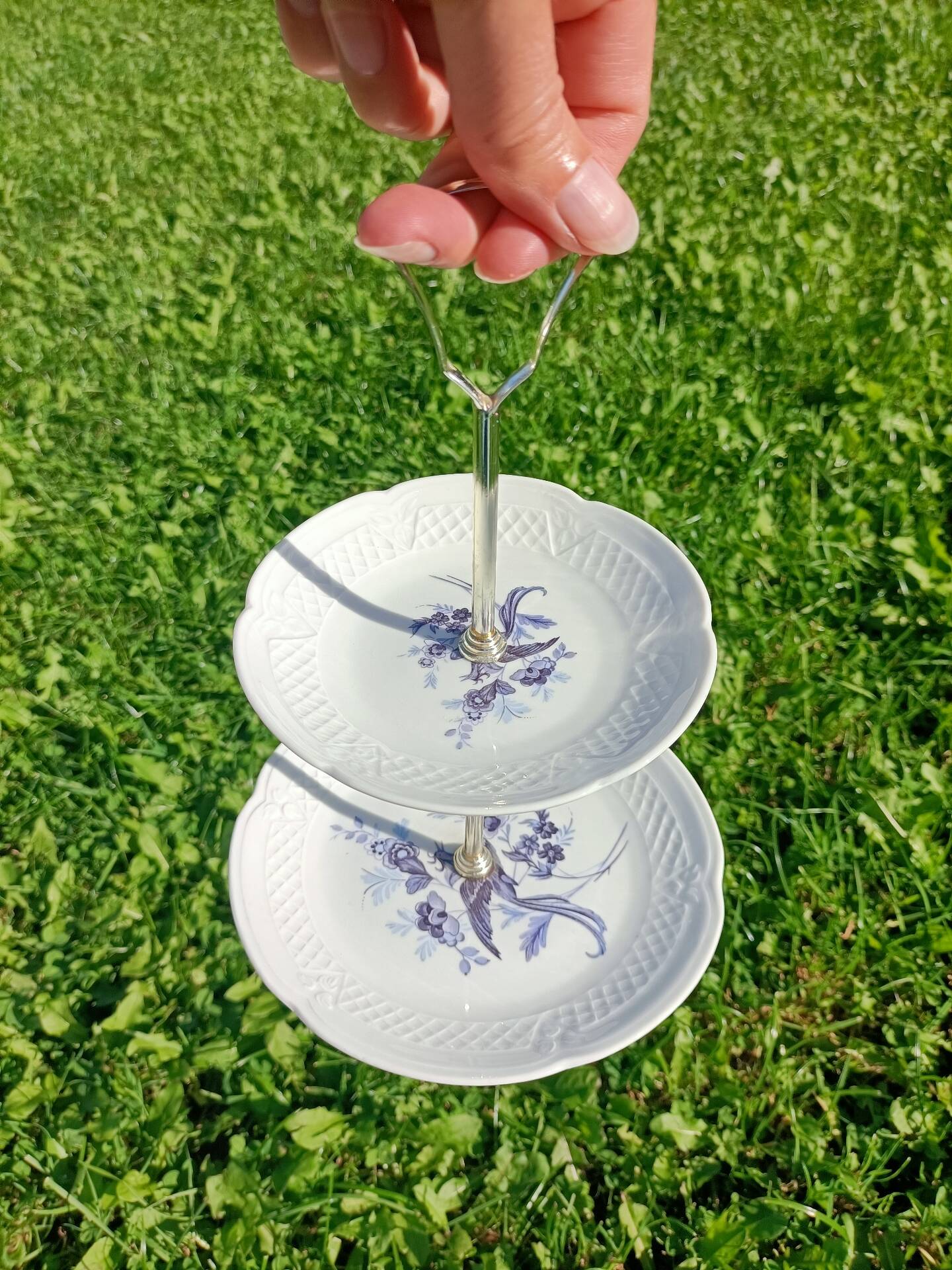 Berry cake stand