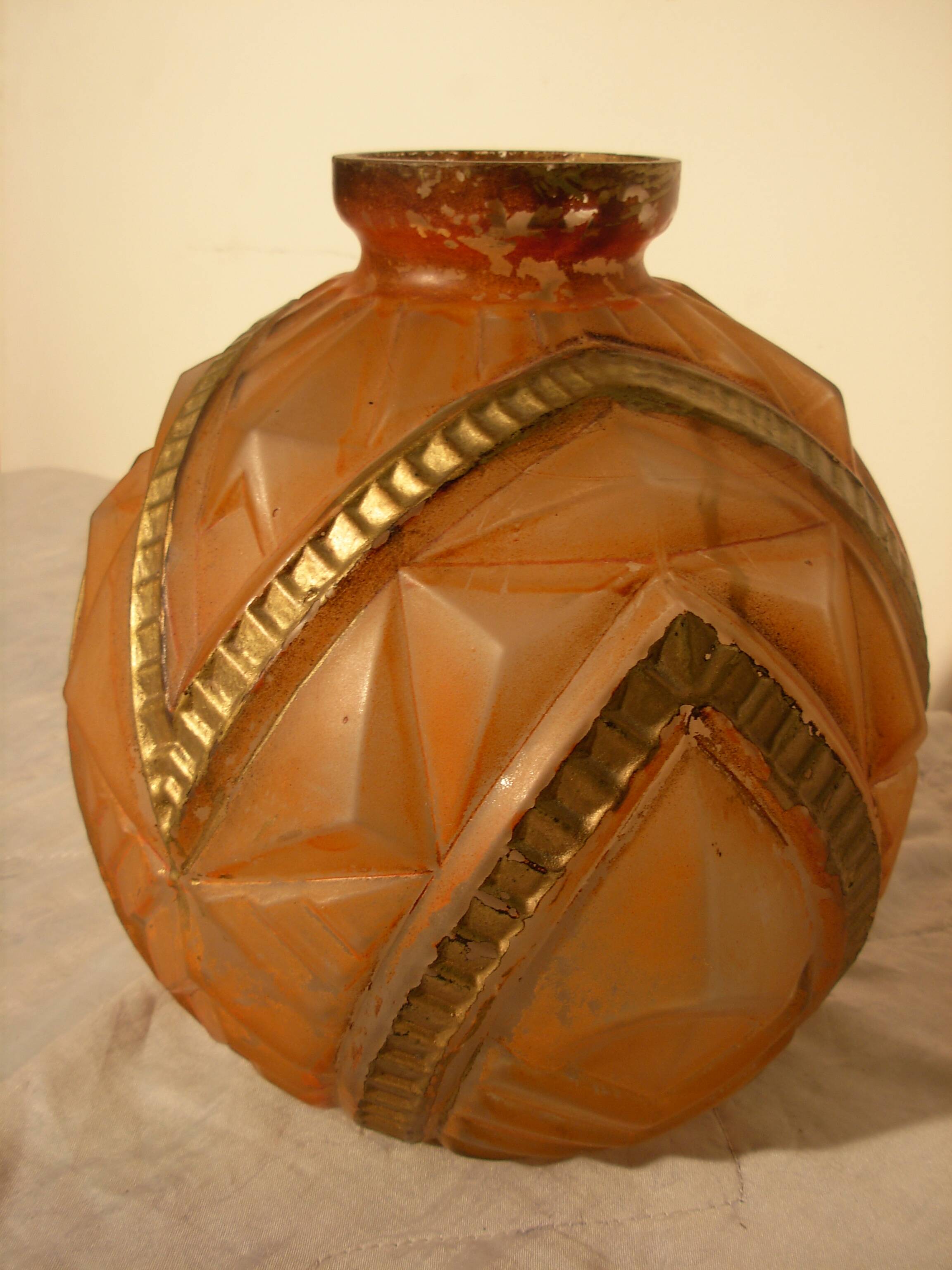 Art-deco ball vase "diamond points"