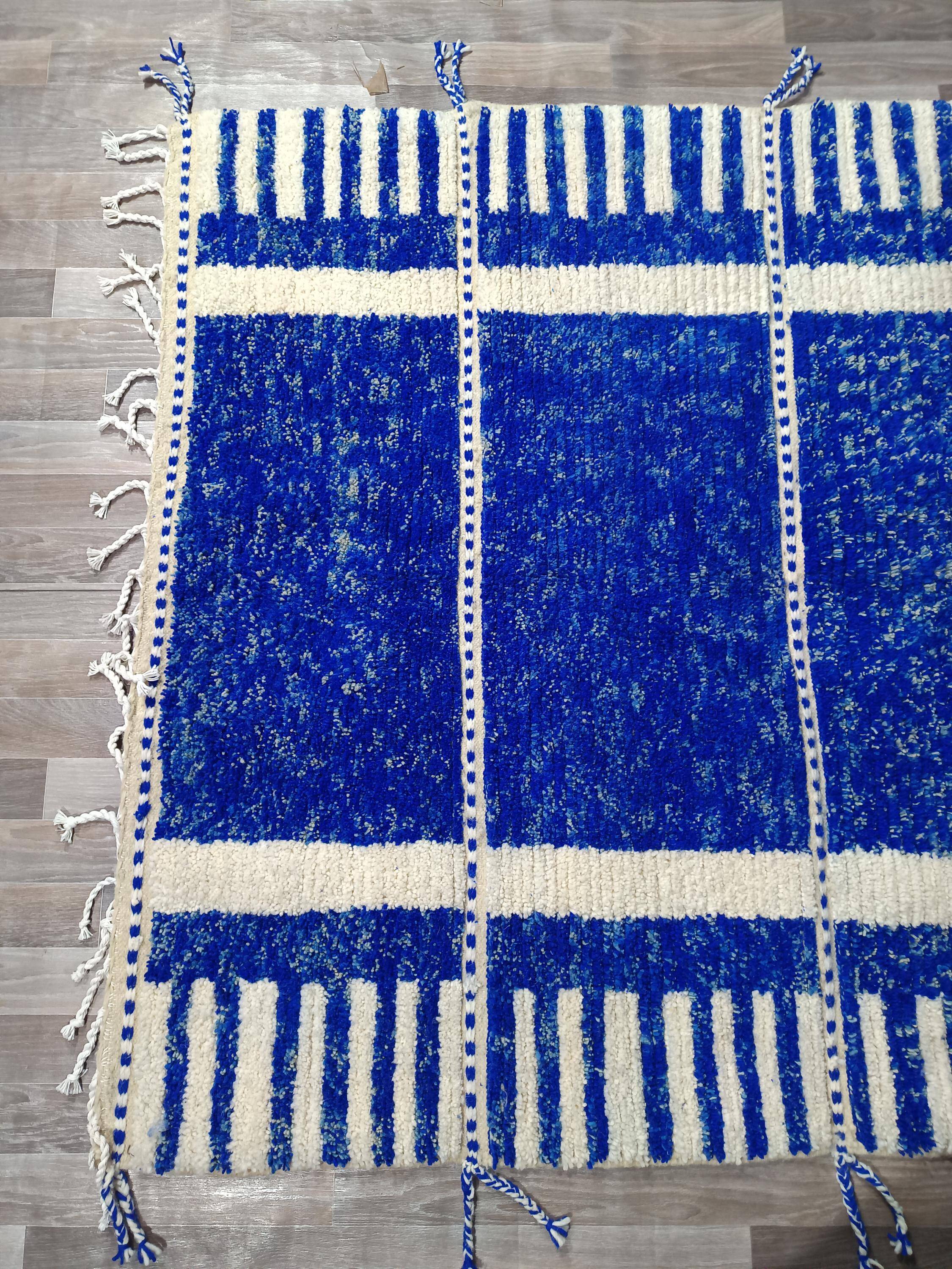 Traditional Berber rug 3 x 2 m