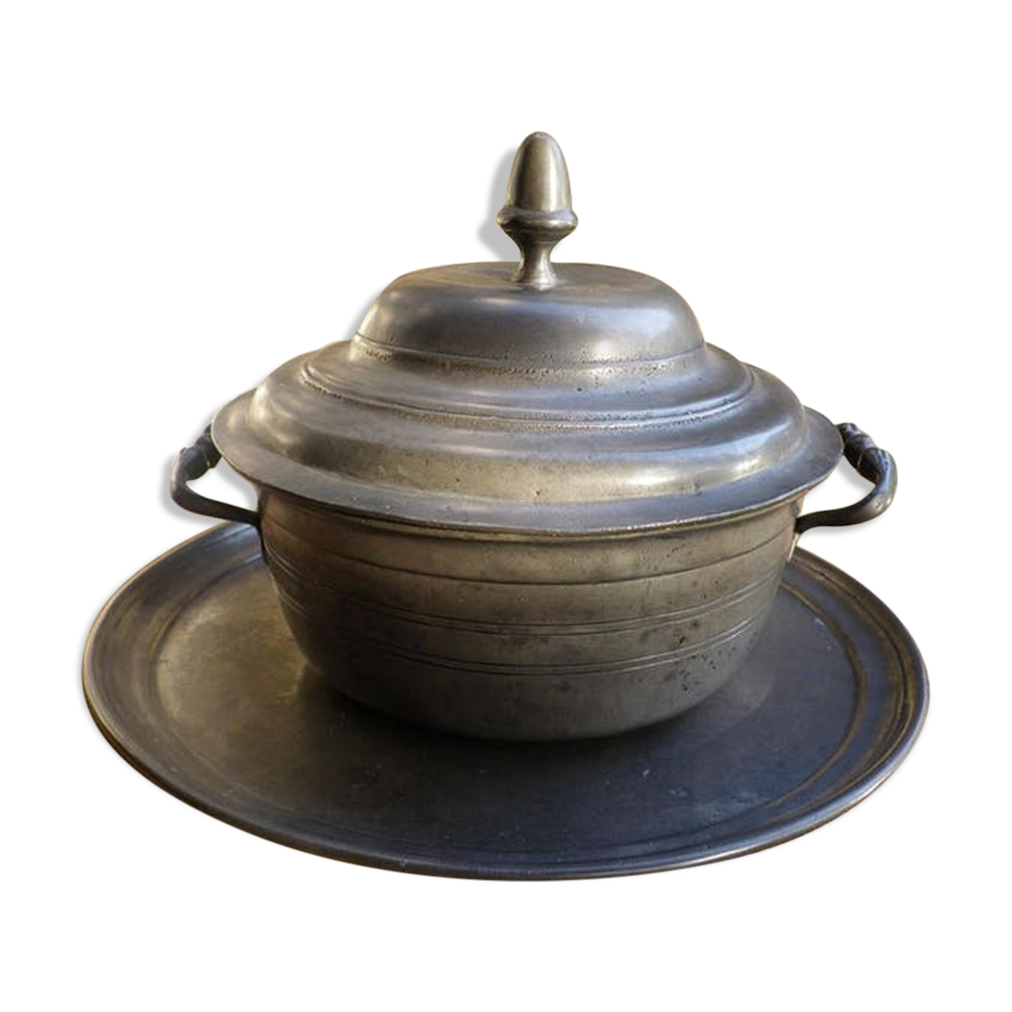 Soup bowl and its tin tray