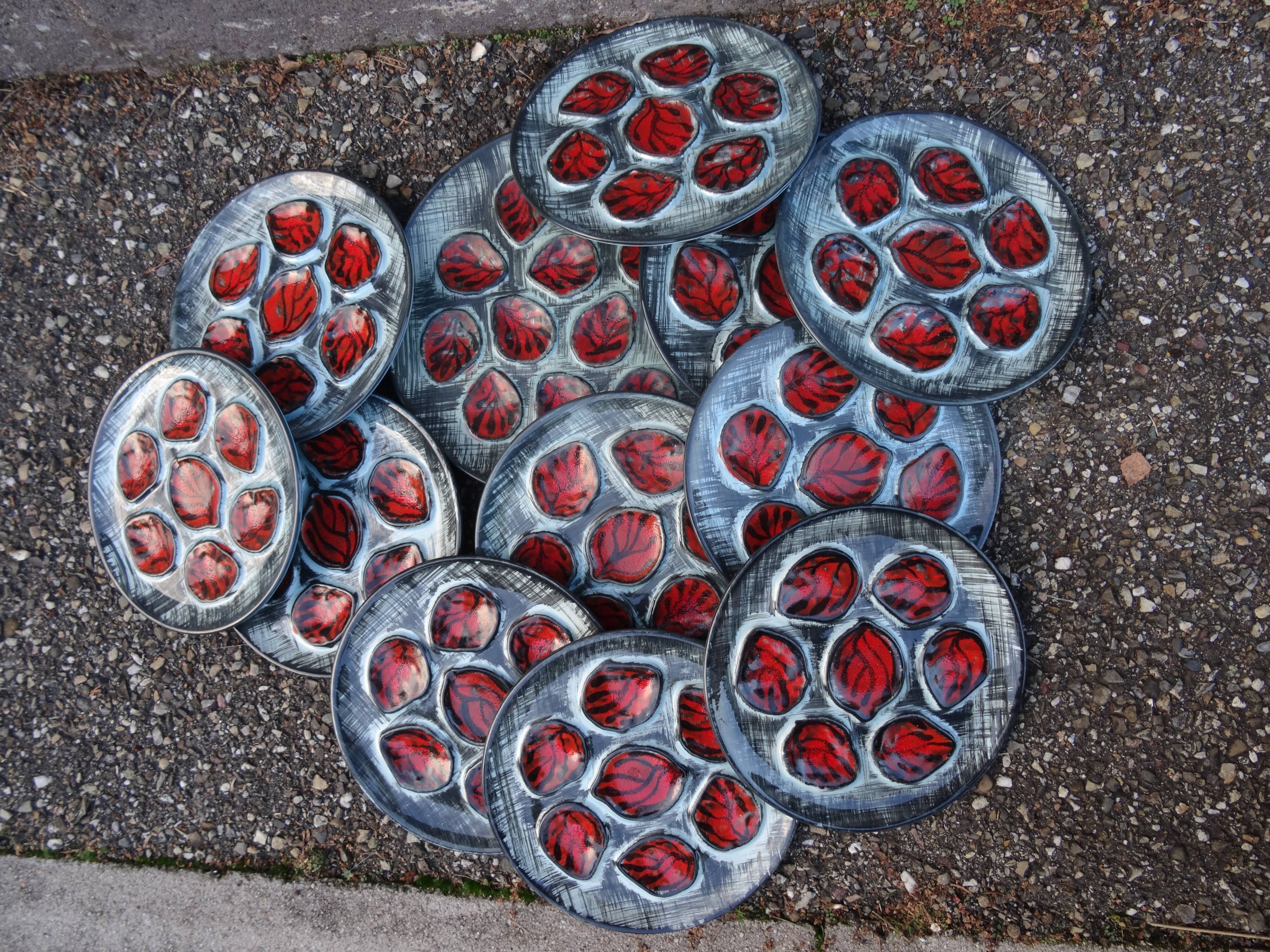 Ceramic oyster service