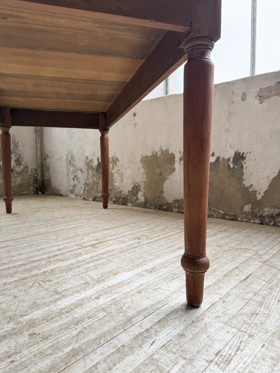 Turned leg cherry table 160cm