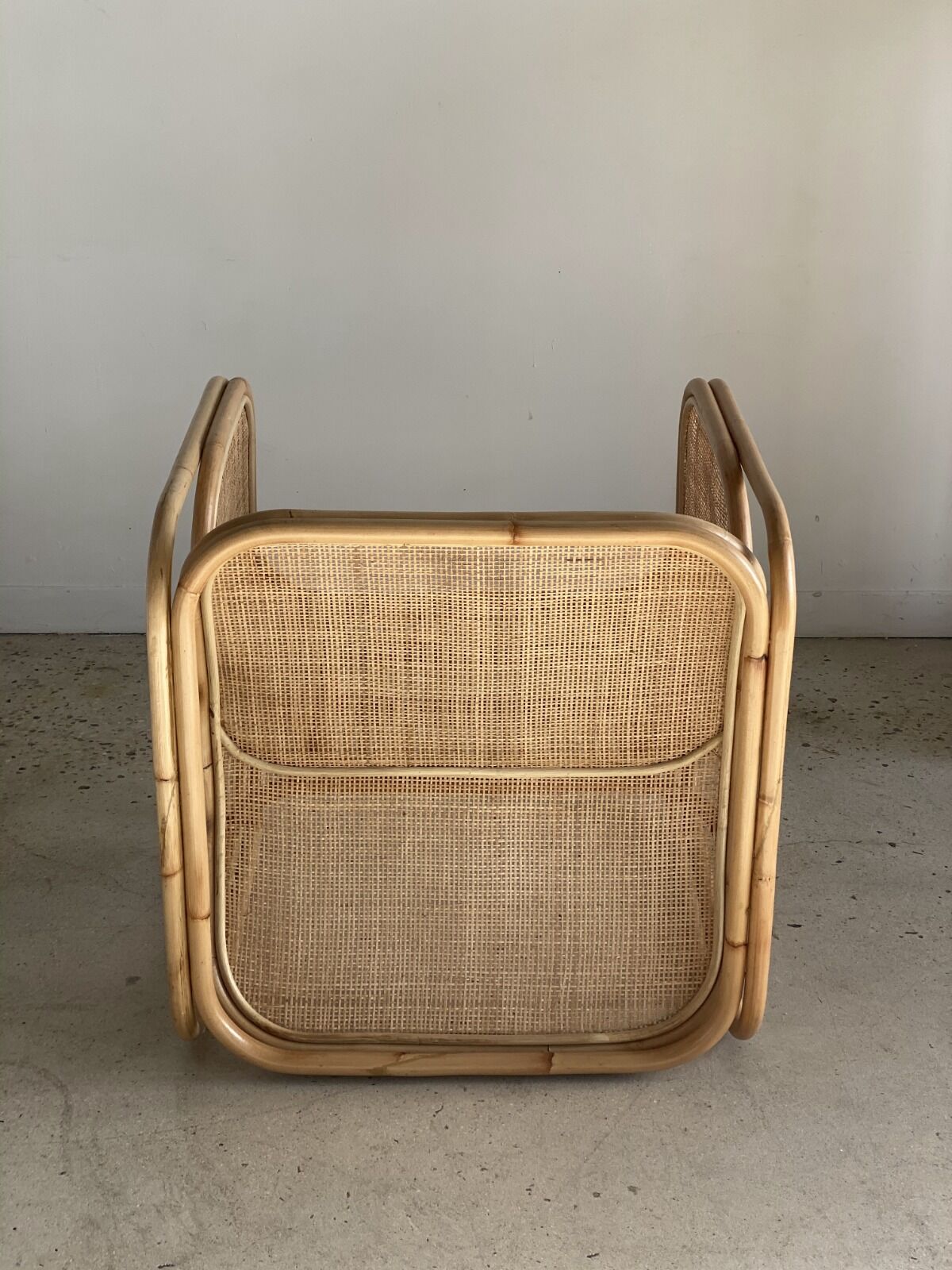 U-shaped armrest rattan armchair, grid canning