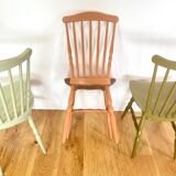 Chaises Baumann colorées