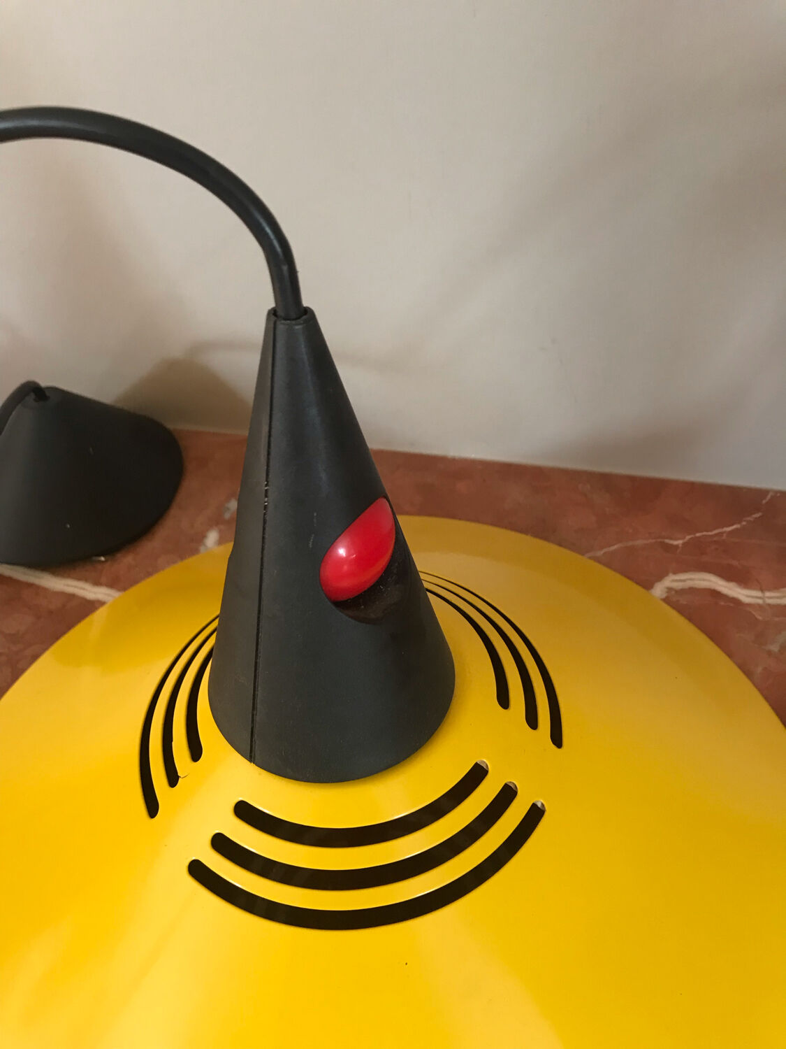 Postmodern suspension lamp brilliant yellow