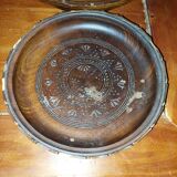Lot de 2 plateaux en bois ronds sculptés vintage