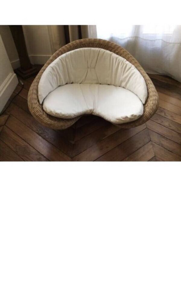 Fauteuil lotus.