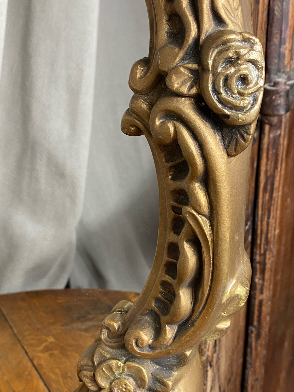 Rococo style mirror in wood and gilded stucco