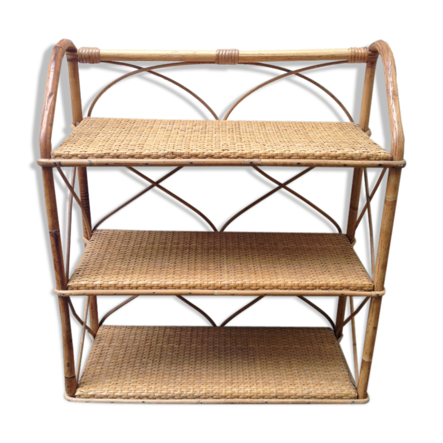 Shelf rattan