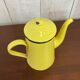 Cafetière émaillée jaune