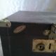 Ancienne grande valise en carton