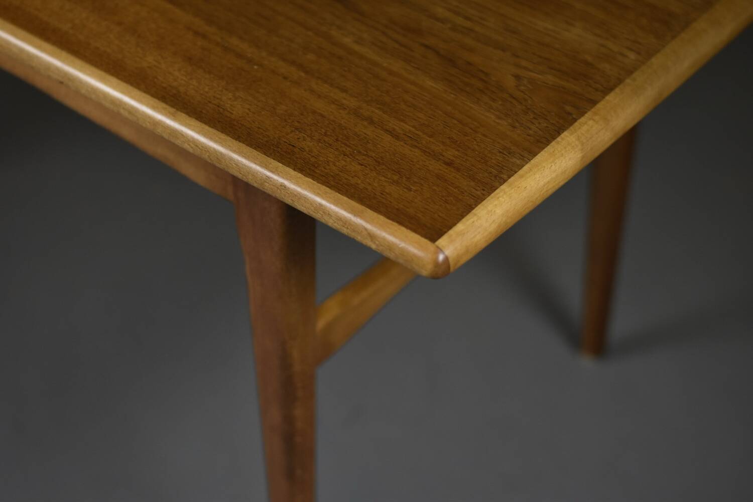 Swedish Mid-Century Expandable Coffee Table | 1950s | Emmaboda Möbelfabrik