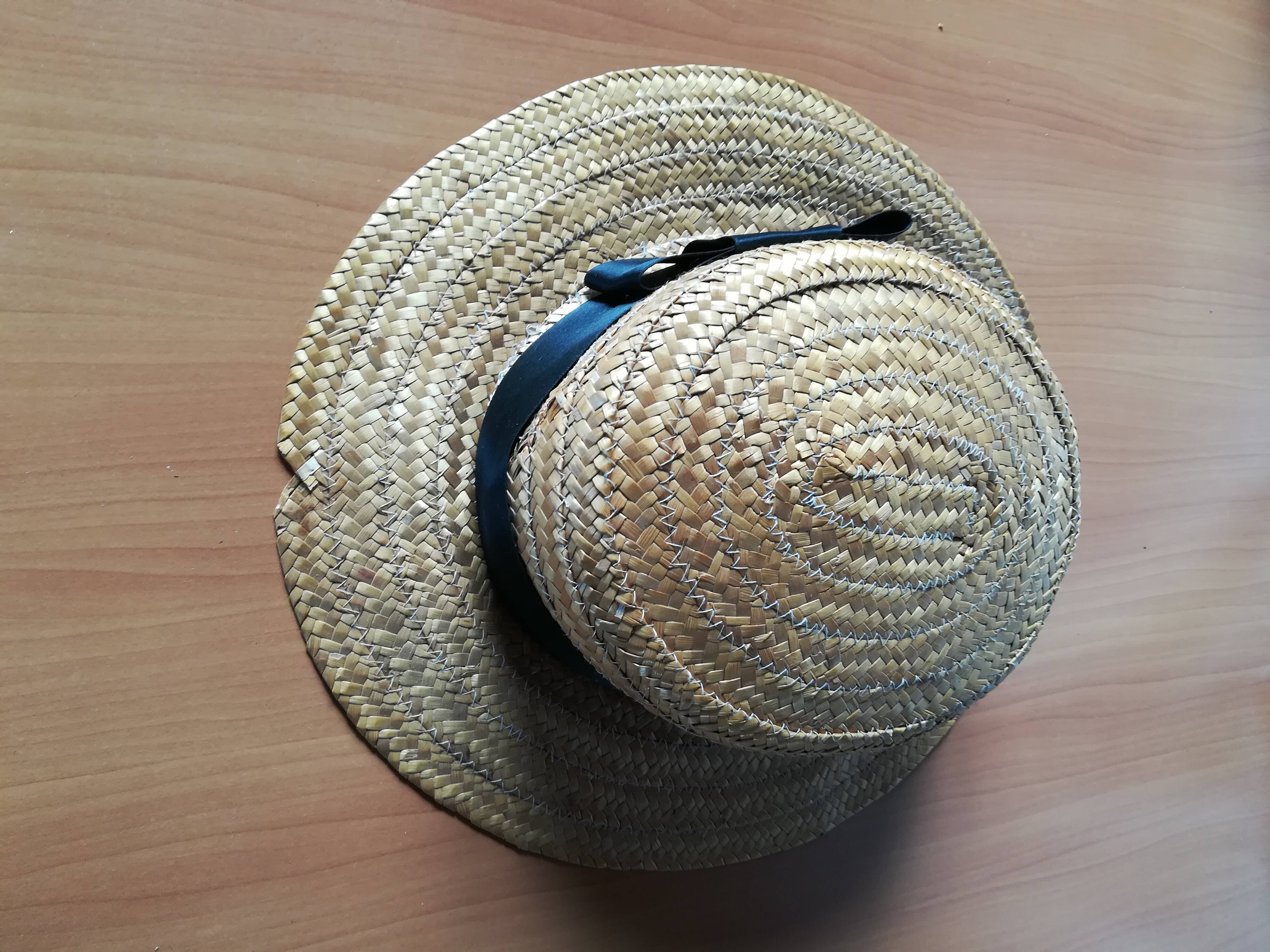 Chapeau en paille style canotier