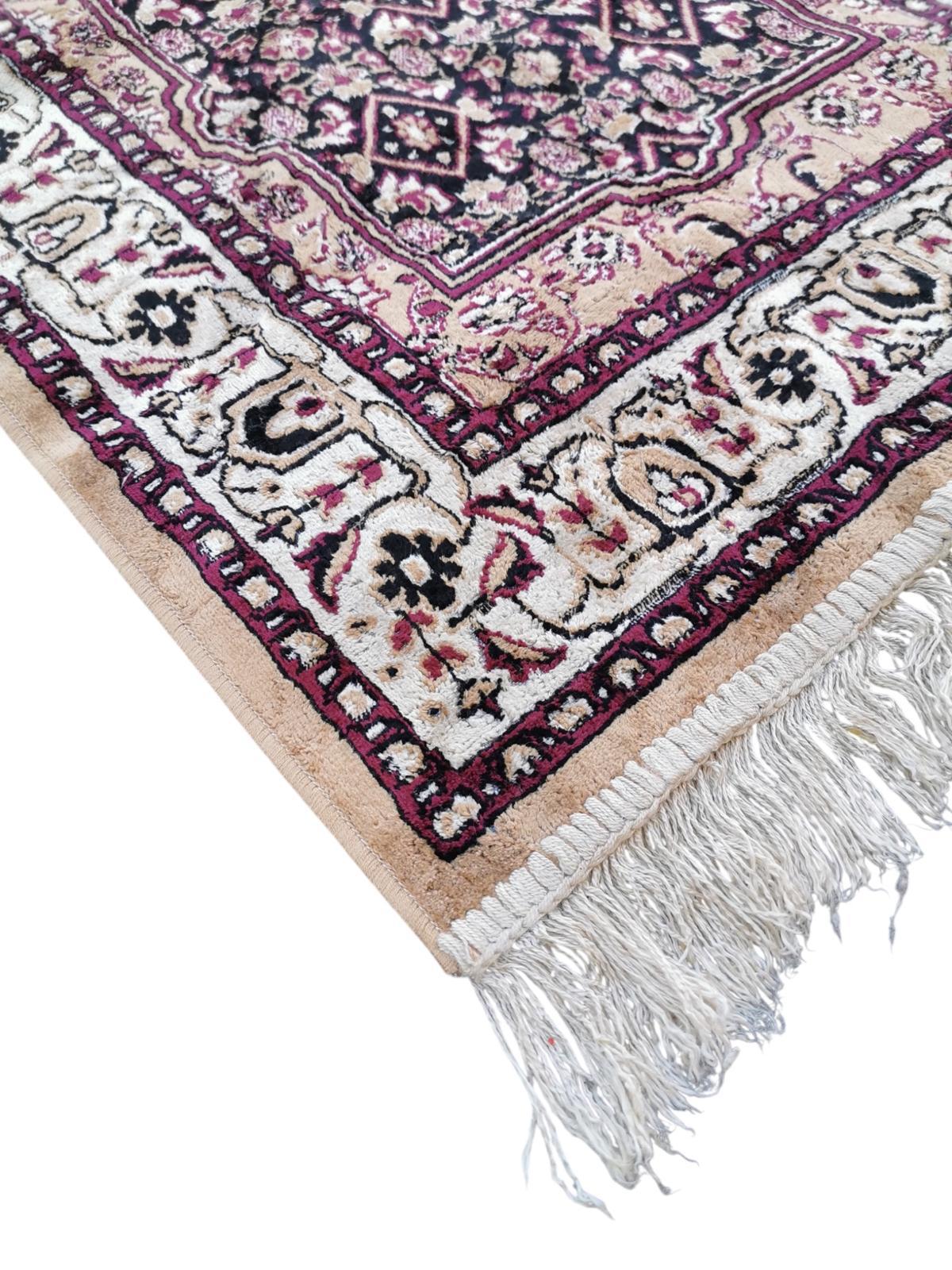 Oriental style rug 115cm x 65cm
